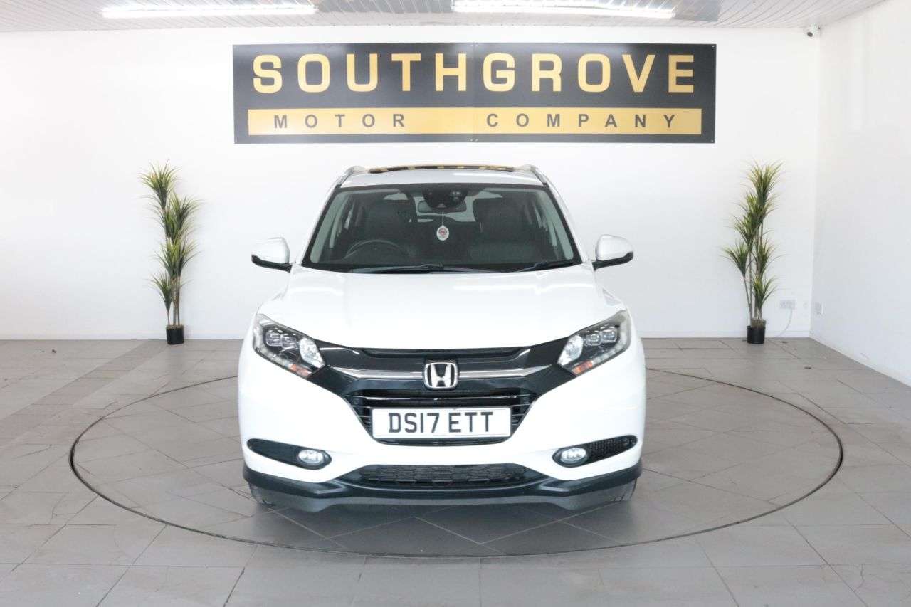 A 2017 HONDA HR-V 1.6 i-DTEC EX SUV 5dr Diesel Manual Euro 6 (s/s) (120 ps) * EXTENDED WARRAN A 2017 HONDA HR-V 1.6 i-DTEC EX SUV 5dr Diesel Manual Euro 6 (s/s) (120 ps) * EXTENDED WARRAN