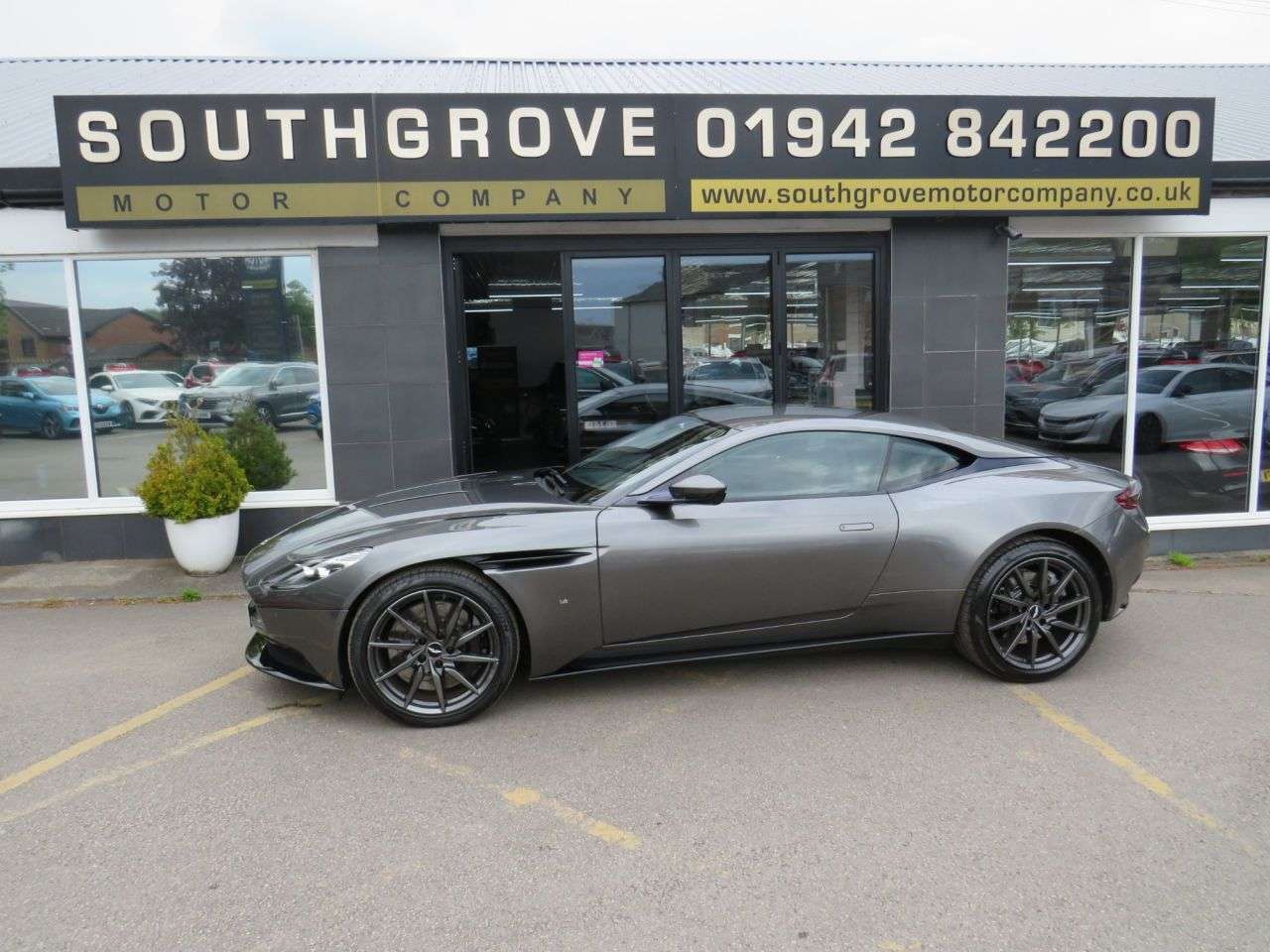 2017 ASTON MARTIN DB11 2017 ASTON MARTIN DB11