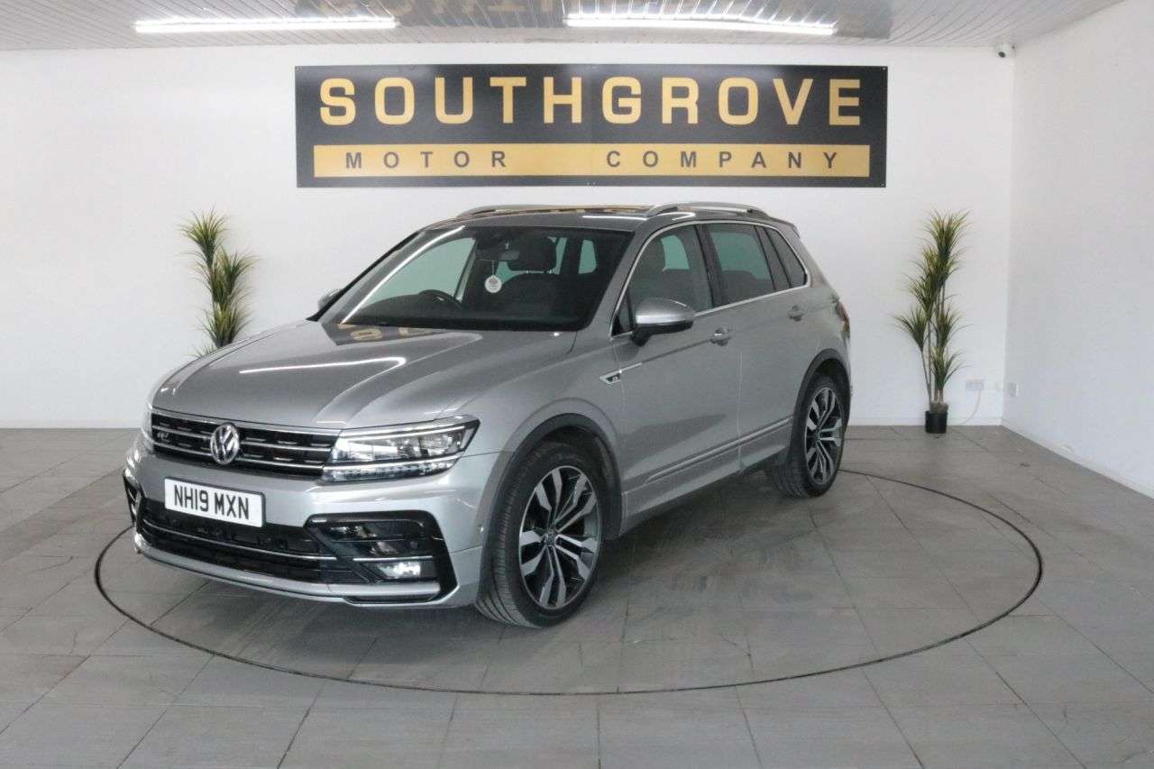 A 2019 VOLKSWAGEN TIGUAN 1.5 TSI EVO R-Line SUV 5dr Petrol DSG Euro 6 (s/s) (150 ps) ** EXTENDED WAR A 2019 VOLKSWAGEN TIGUAN 1.5 TSI EVO R-Line SUV 5dr Petrol DSG Euro 6 (s/s) (150 ps) ** EXTENDED WAR