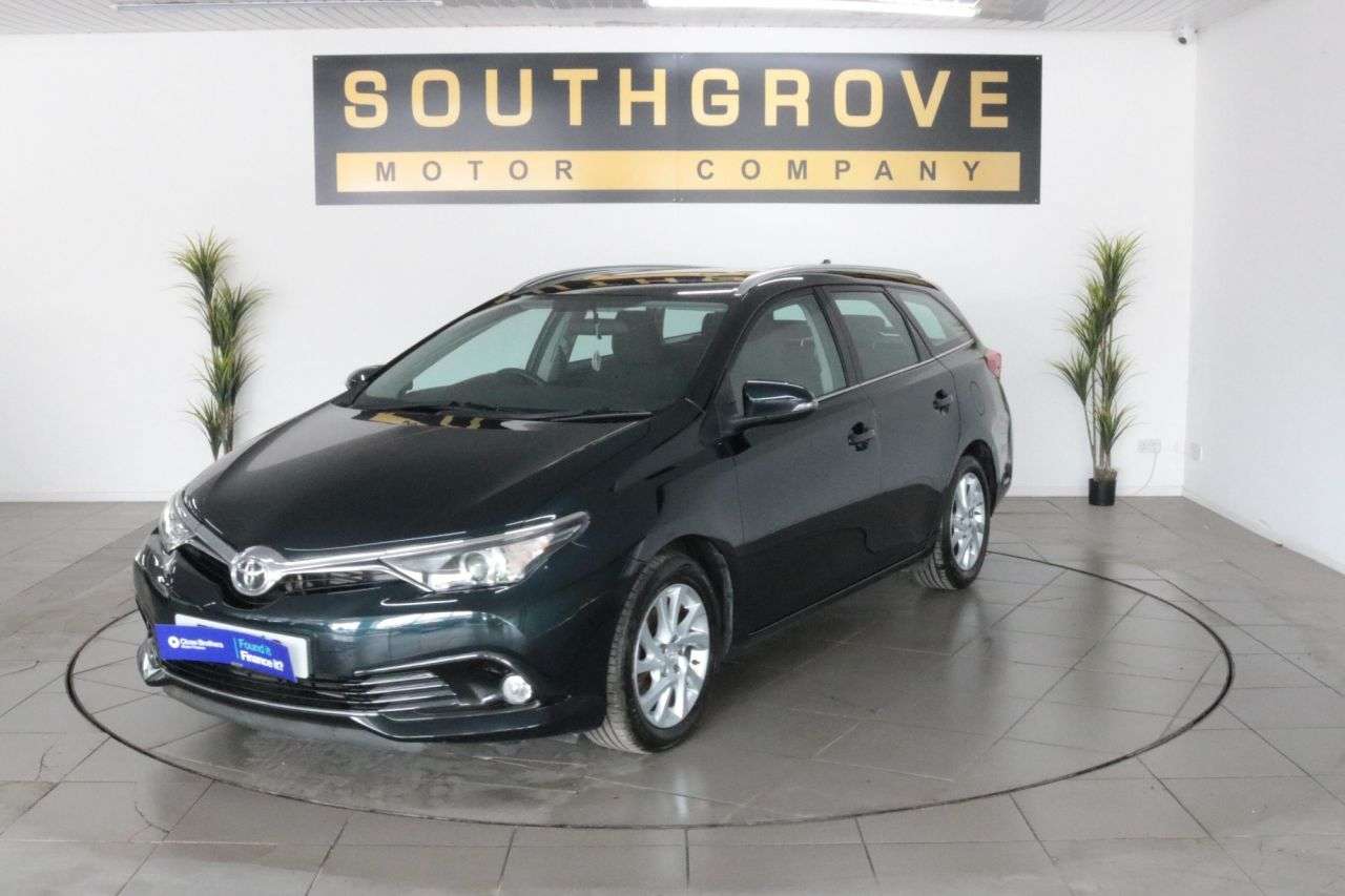 A 2016 TOYOTA AURIS 1.6 D-4D Business Edition Touring Sports 5dr Diesel Manual Euro 6 (s/s) (11 A 2016 TOYOTA AURIS 1.6 D-4D Business Edition Touring Sports 5dr Diesel Manual Euro 6 (s/s) (11