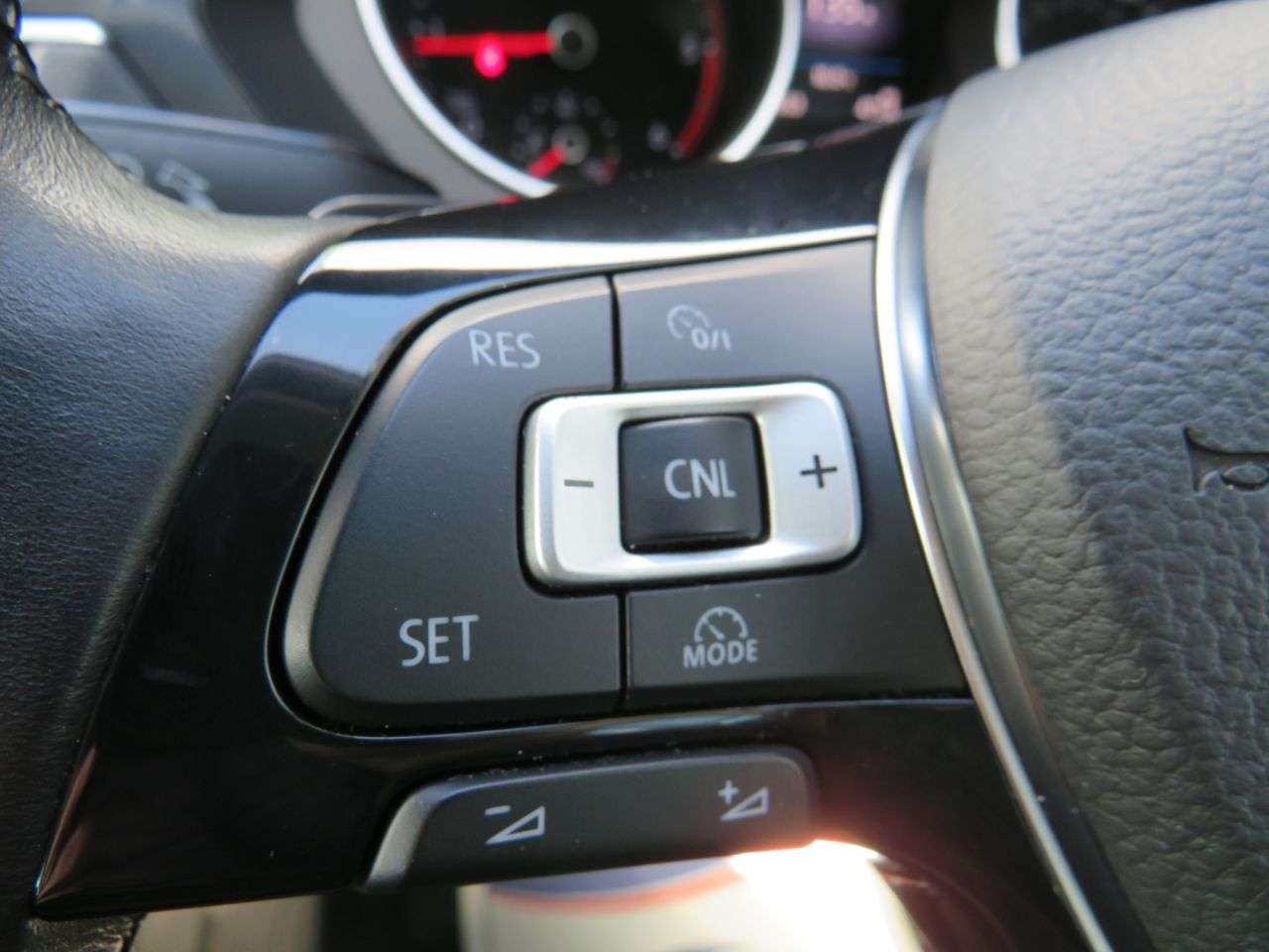 2017 VOLKSWAGEN TIGUAN 2017 VOLKSWAGEN TIGUAN