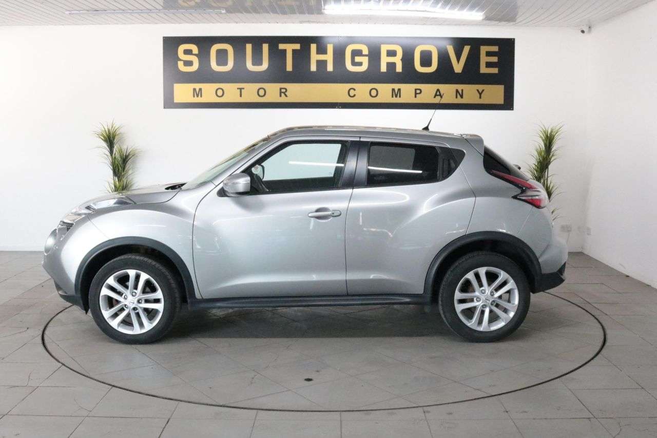 A 2017 NISSAN JUKE 1.2 DIG-T N-Connecta SUV 5dr Petrol Manual Euro 6 (s/s) (115 ps) A 2017 NISSAN JUKE 1.2 DIG-T N-Connecta SUV 5dr Petrol Manual Euro 6 (s/s) (115 ps)