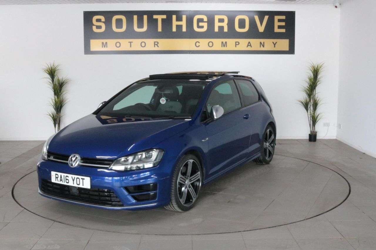 A 2016 VOLKSWAGEN GOLF 2.0 TSI BlueMotion Tech R Hatchback 3dr Petrol Manual 4Motion Euro 6 (s/s) A 2016 VOLKSWAGEN GOLF 2.0 TSI BlueMotion Tech R Hatchback 3dr Petrol Manual 4Motion Euro 6 (s/s)