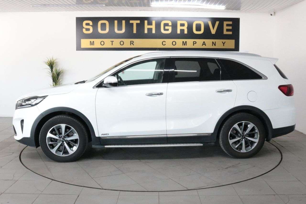 A 2018 KIA SORENTO 2.2 CRDi KX-3 SUV 5dr Diesel Manual AWD Euro 6 (s/s) (197 bhp) A 2018 KIA SORENTO 2.2 CRDi KX-3 SUV 5dr Diesel Manual AWD Euro 6 (s/s) (197 bhp)