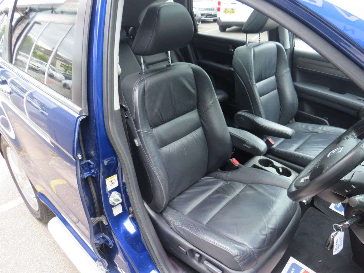 A 2011 HONDA CR-V 2.2 i-DTEC EX SUV 5dr Diesel Auto 4WD Euro 5 (150 ps) ** EXTENDED WARRANTIE A 2011 HONDA CR-V 2.2 i-DTEC EX SUV 5dr Diesel Auto 4WD Euro 5 (150 ps) ** EXTENDED WARRANTIE