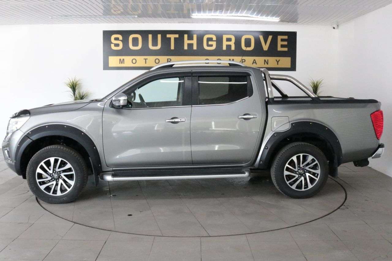 A 2017 NISSAN NAVARA 2.3 dCi Tekna Pickup Double Cab 4dr Diesel Auto 4WD Euro 6 (190 ps) ** EXTE A 2017 NISSAN NAVARA 2.3 dCi Tekna Pickup Double Cab 4dr Diesel Auto 4WD Euro 6 (190 ps) ** EXTE