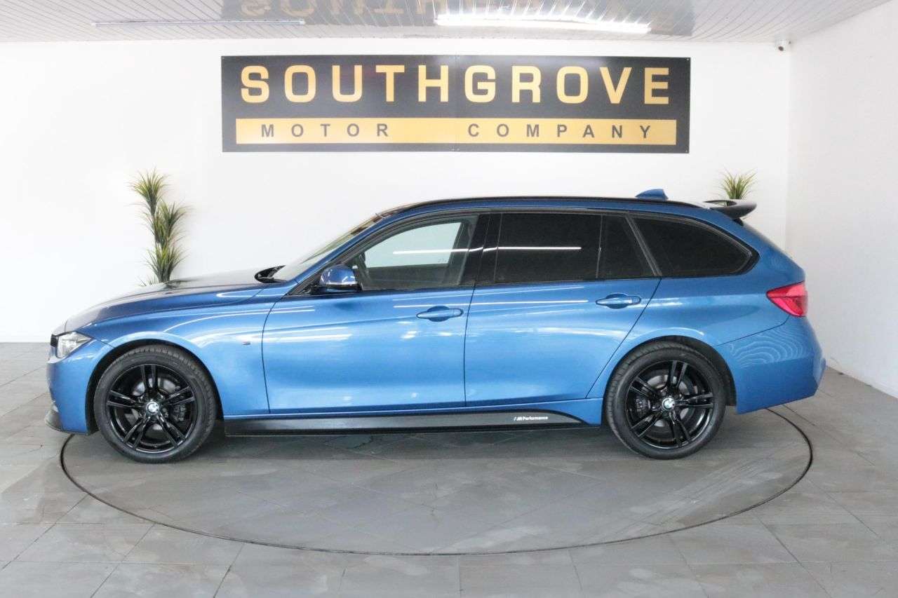 A 2018 BMW 3 SERIES 2.0 320i M Sport Touring 5dr Petrol Auto xDrive Euro 6 (s/s) (184 ps) * EXT A 2018 BMW 3 SERIES 2.0 320i M Sport Touring 5dr Petrol Auto xDrive Euro 6 (s/s) (184 ps) * EXT