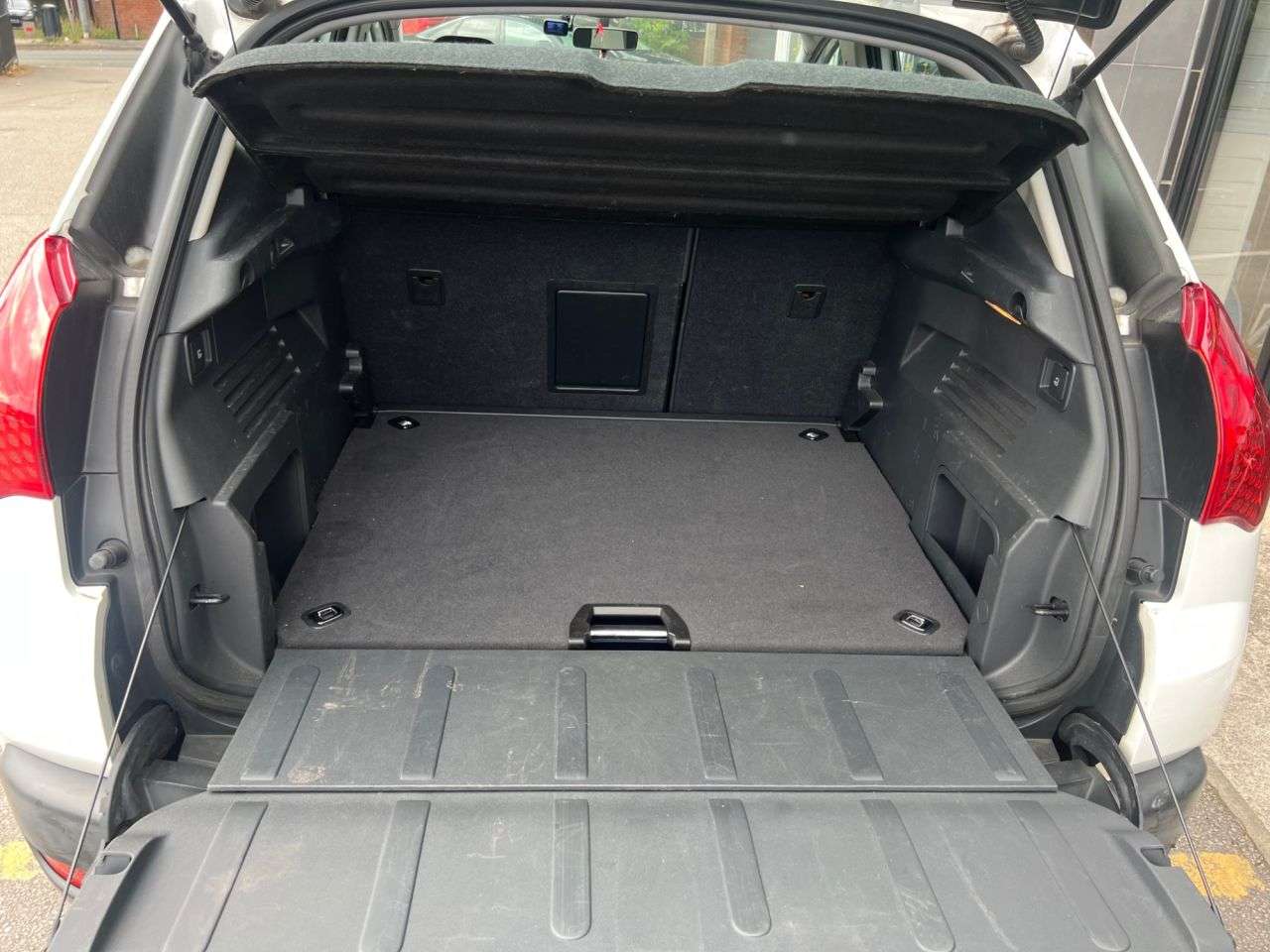 2013 PEUGEOT 3008 2013 PEUGEOT 3008