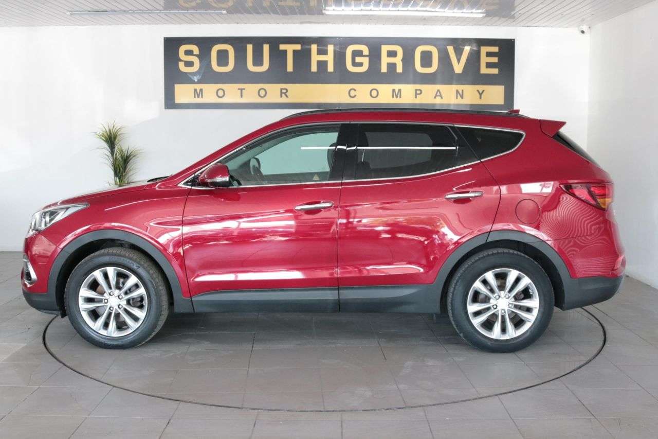 A 2018 HYUNDAI SANTA FE 2.2 CRDi Blue Drive Premium SUV 5dr Diesel Manual 4WD Euro 6 (s/s) (7 Seat) A 2018 HYUNDAI SANTA FE 2.2 CRDi Blue Drive Premium SUV 5dr Diesel Manual 4WD Euro 6 (s/s) (7 Seat)