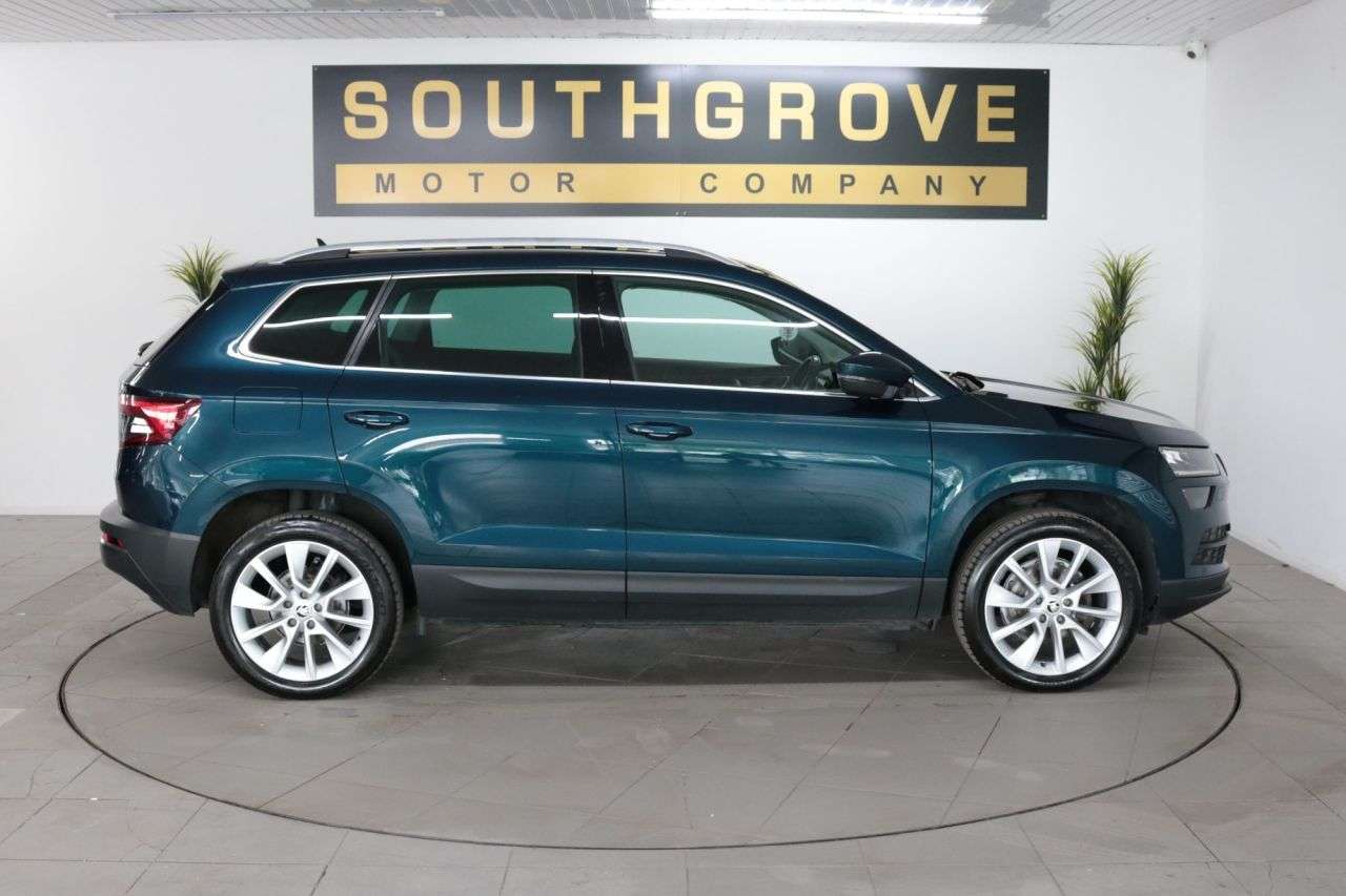 A 2019 SKODA KAROQ 1.6 TDI SE L SUV 5dr Diesel DSG Euro 6 (s/s) (115 ps) ** EXTENDED WARRANTIE A 2019 SKODA KAROQ 1.6 TDI SE L SUV 5dr Diesel DSG Euro 6 (s/s) (115 ps) ** EXTENDED WARRANTIE