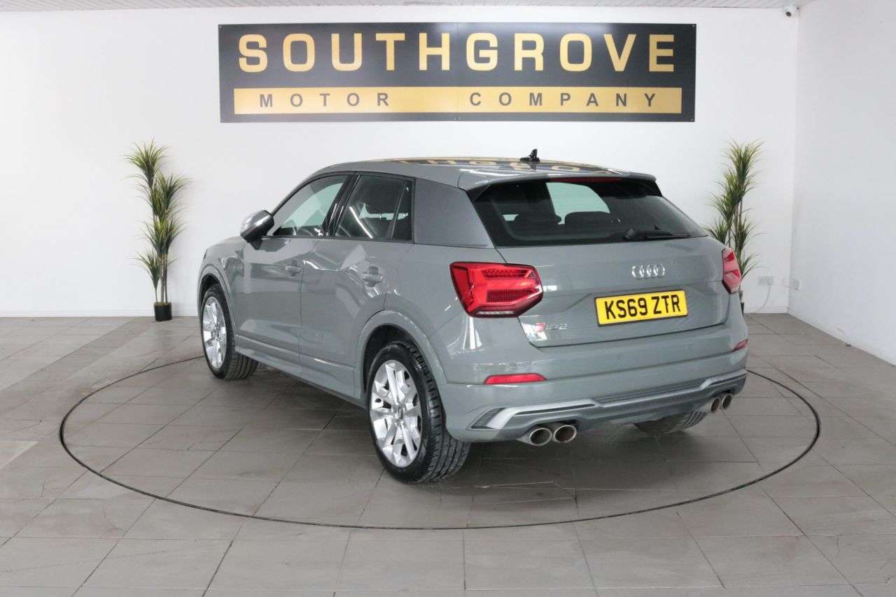 2020 AUDI SQ2 2020 AUDI SQ2