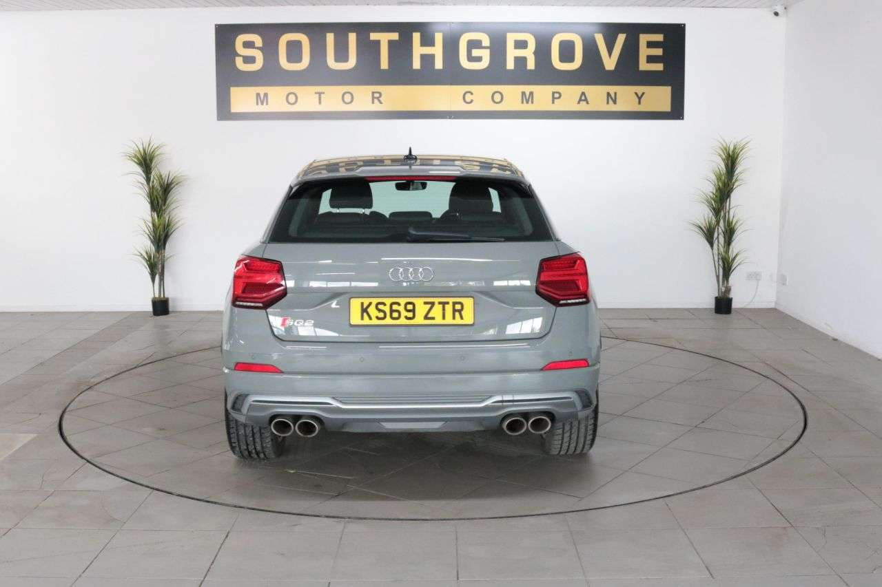 2020 AUDI SQ2 2020 AUDI SQ2