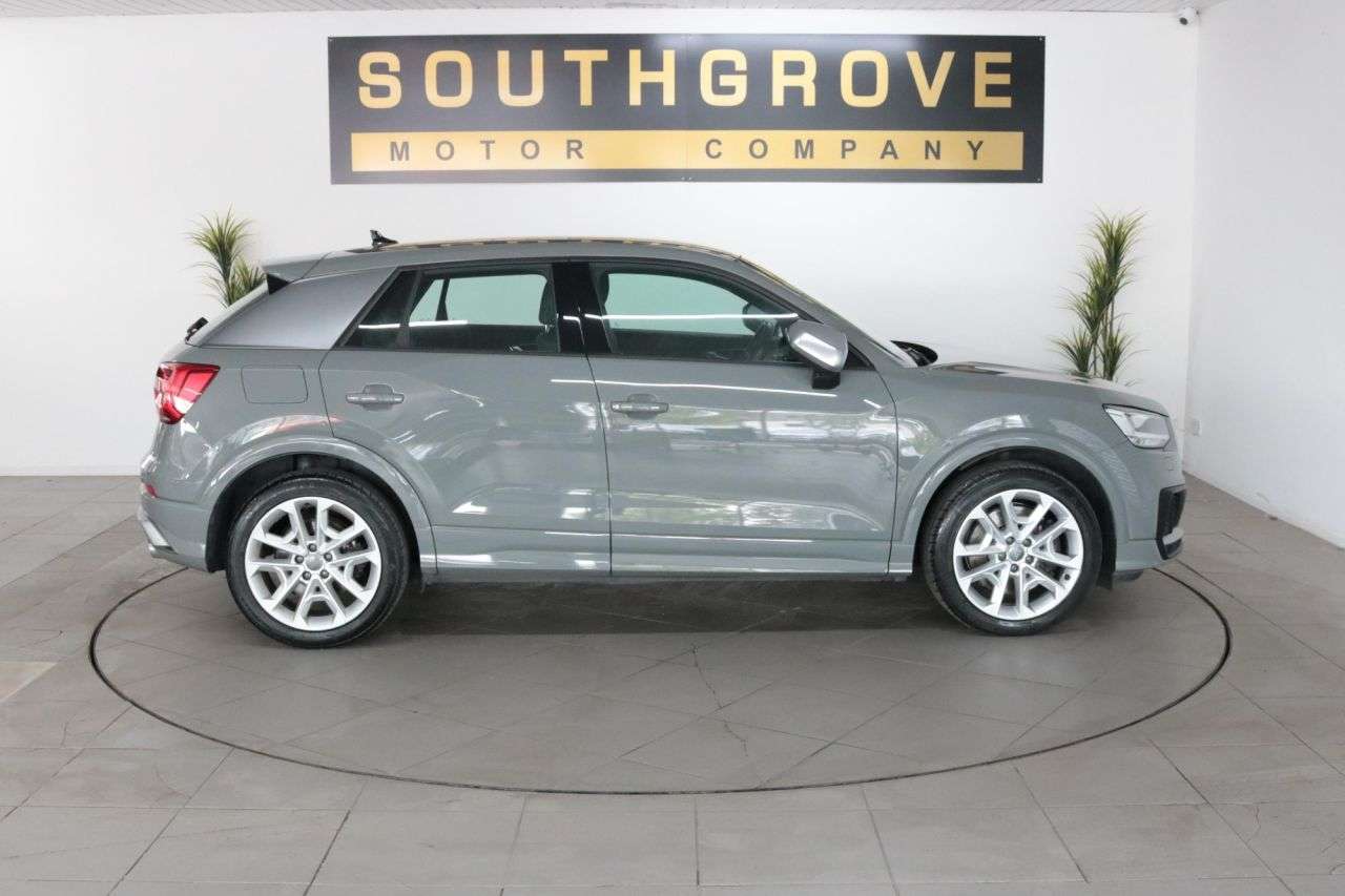 2020 AUDI SQ2 2020 AUDI SQ2