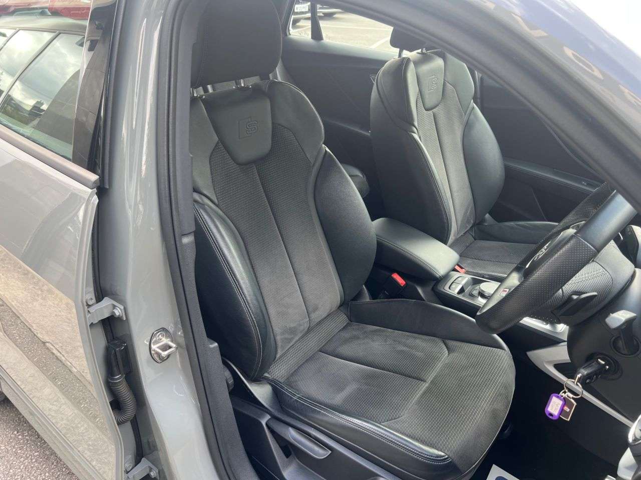 2020 AUDI SQ2 2020 AUDI SQ2