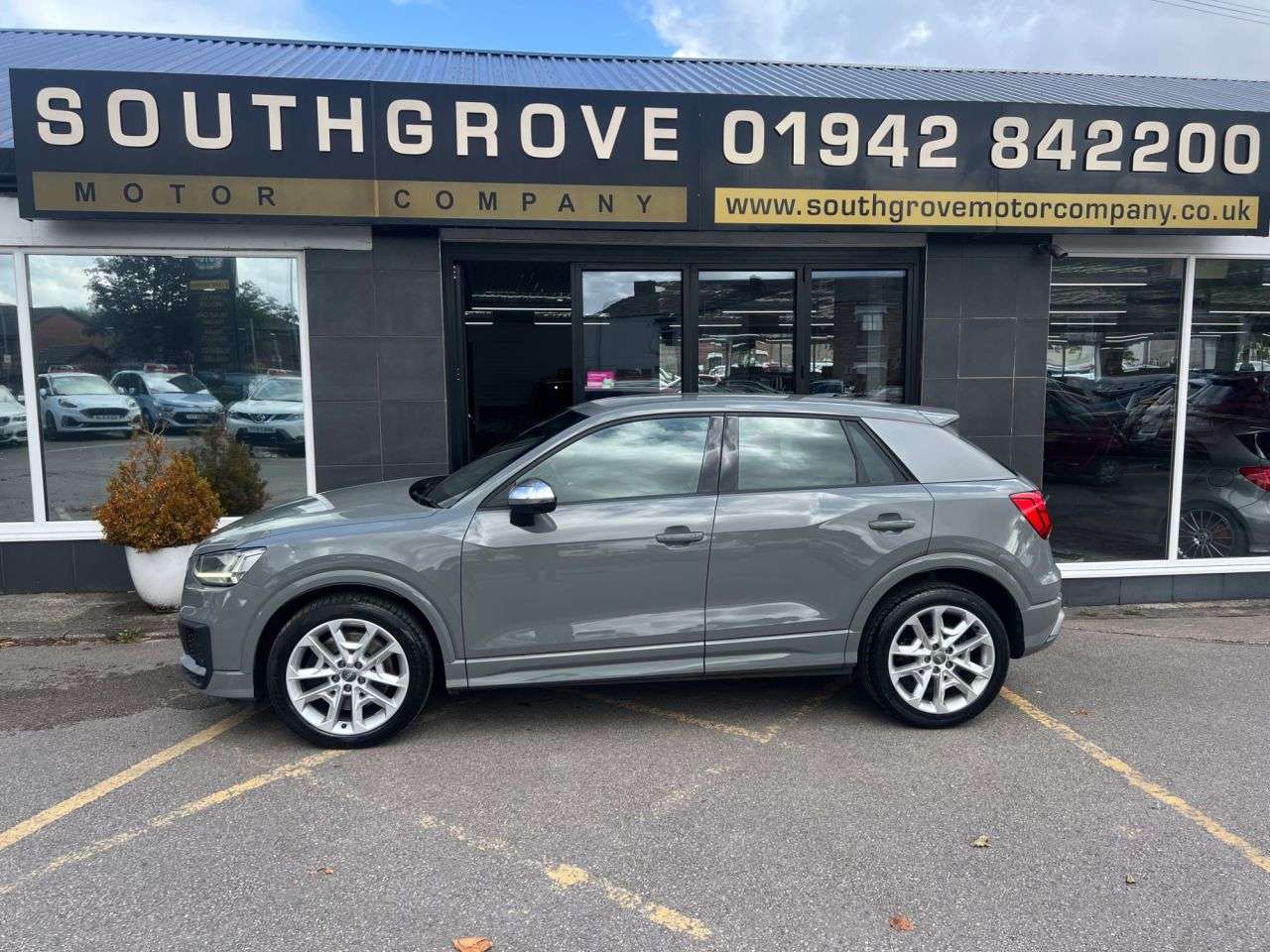 2020 AUDI SQ2 2020 AUDI SQ2