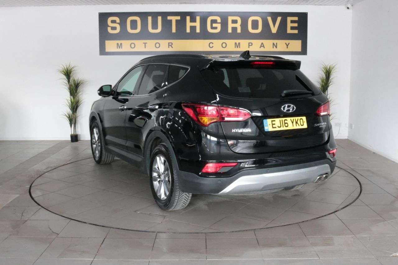 A 2016 HYUNDAI SANTA FE 2.2 CRDi Blue Drive Premium SUV 5dr Diesel Auto 4WD Euro 6 (s/s) (7 Seat) ( A 2016 HYUNDAI SANTA FE 2.2 CRDi Blue Drive Premium SUV 5dr Diesel Auto 4WD Euro 6 (s/s) (7 Seat) (