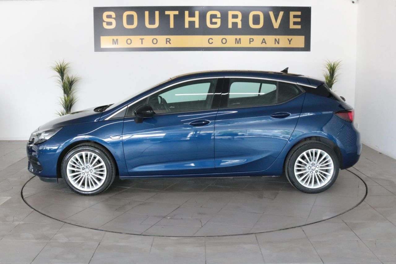 A 2021 VAUXHALL ASTRA 1.5 Turbo D Elite Nav Premium Hatchback 5dr Diesel Manual Euro 6 (s/s) (122 A 2021 VAUXHALL ASTRA 1.5 Turbo D Elite Nav Premium Hatchback 5dr Diesel Manual Euro 6 (s/s) (122
