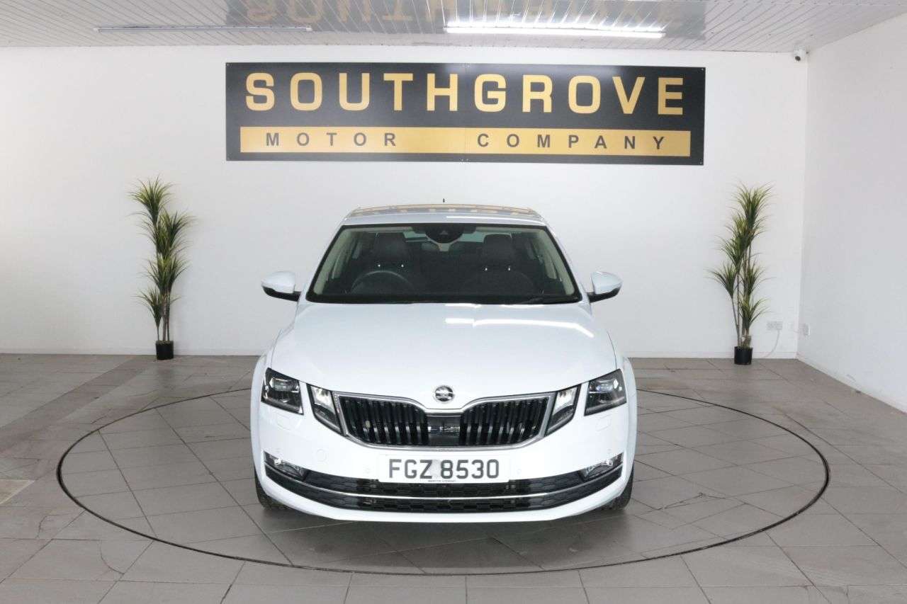 A 2017 SKODA OCTAVIA 2.0 TDI Laurin & Klement Hatchback 5dr Diesel DSG Euro 6 (s/s) (150 ps) *** A 2017 SKODA OCTAVIA 2.0 TDI Laurin & Klement Hatchback 5dr Diesel DSG Euro 6 (s/s) (150 ps) ***