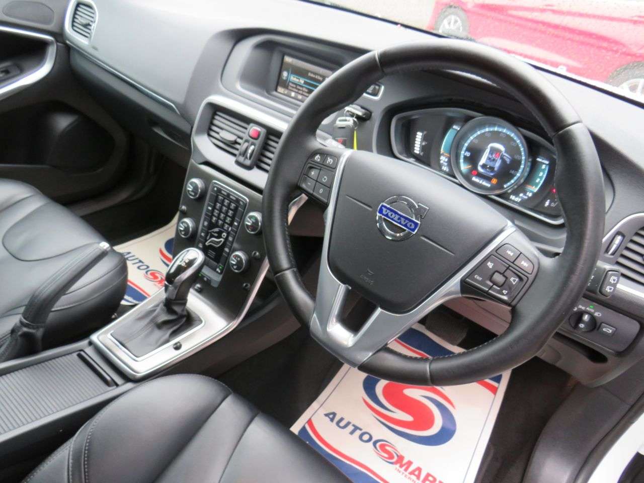2015 VOLVO V40 2015 VOLVO V40