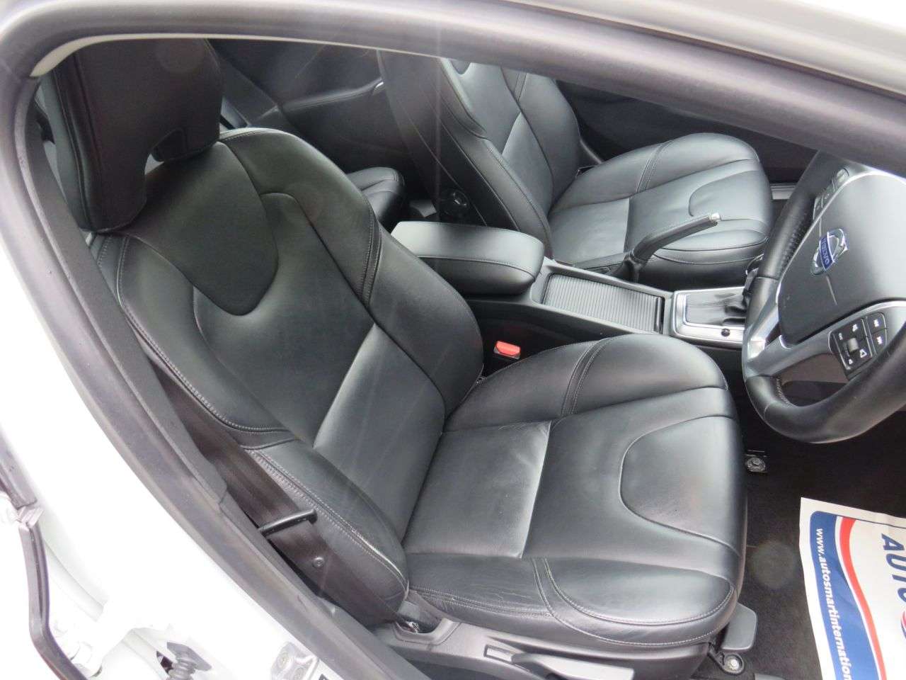 2015 VOLVO V40 2015 VOLVO V40