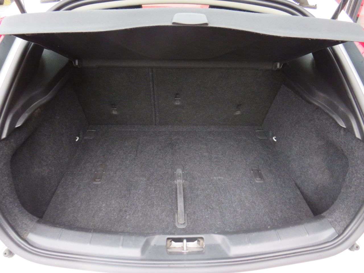 2015 VOLVO V40 2015 VOLVO V40