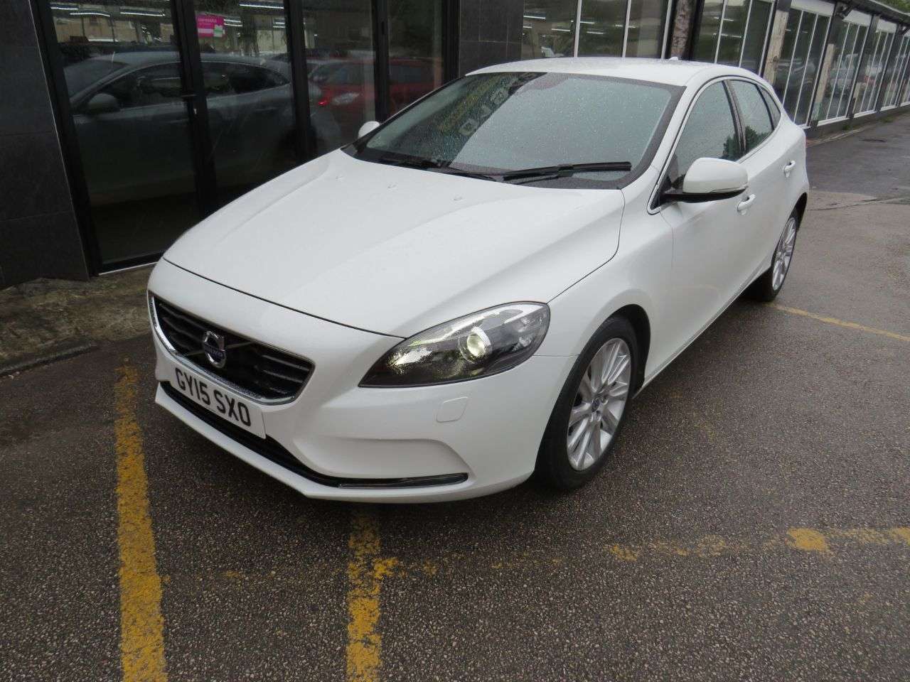 2015 VOLVO V40 2015 VOLVO V40