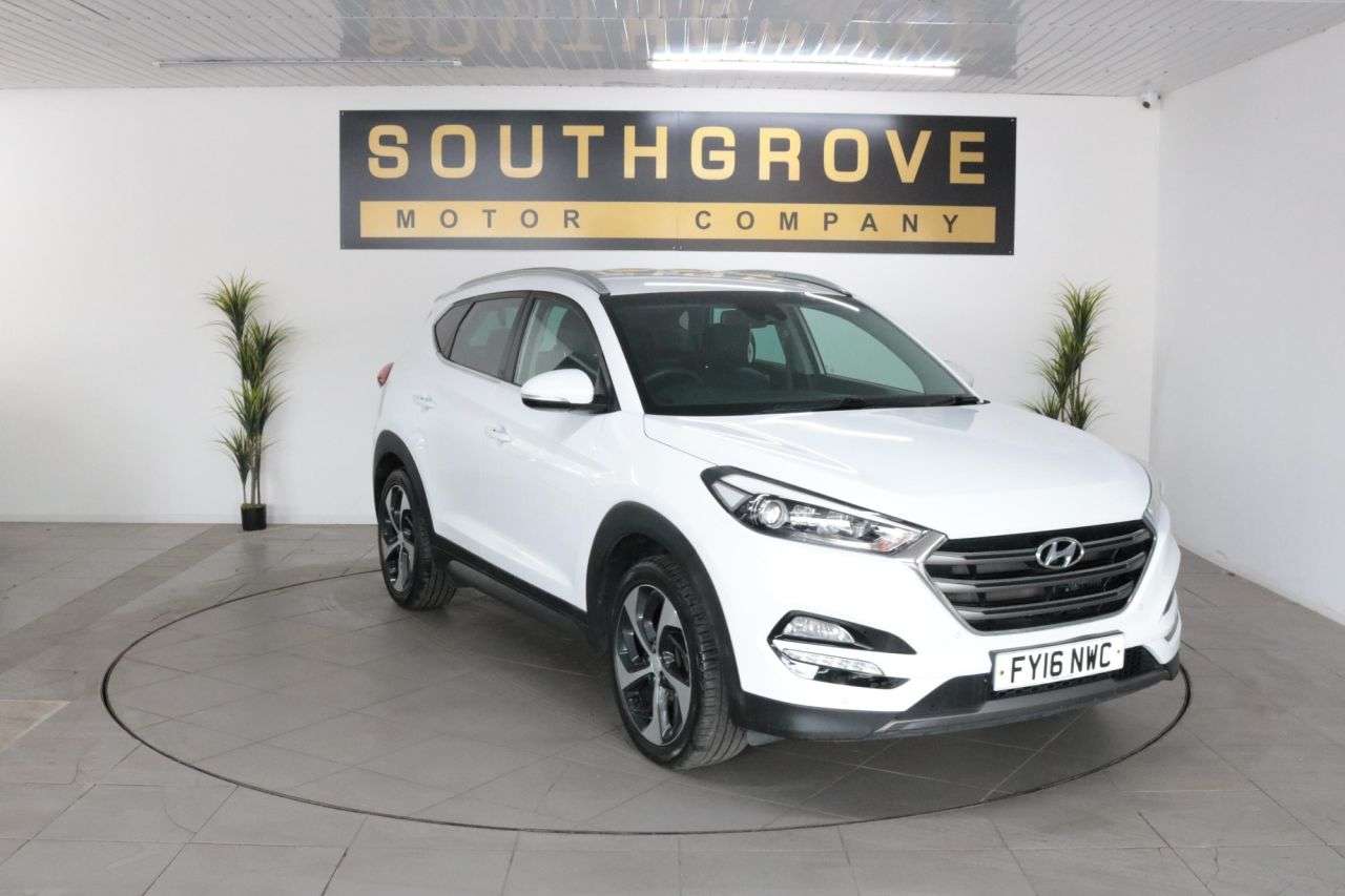 A 2016 HYUNDAI TUCSON 2.0 CRDi Premium SUV 5dr Diesel Auto 4WD Euro 6 (136 ps) ** EXTENDED WARRAN A 2016 HYUNDAI TUCSON 2.0 CRDi Premium SUV 5dr Diesel Auto 4WD Euro 6 (136 ps) ** EXTENDED WARRAN