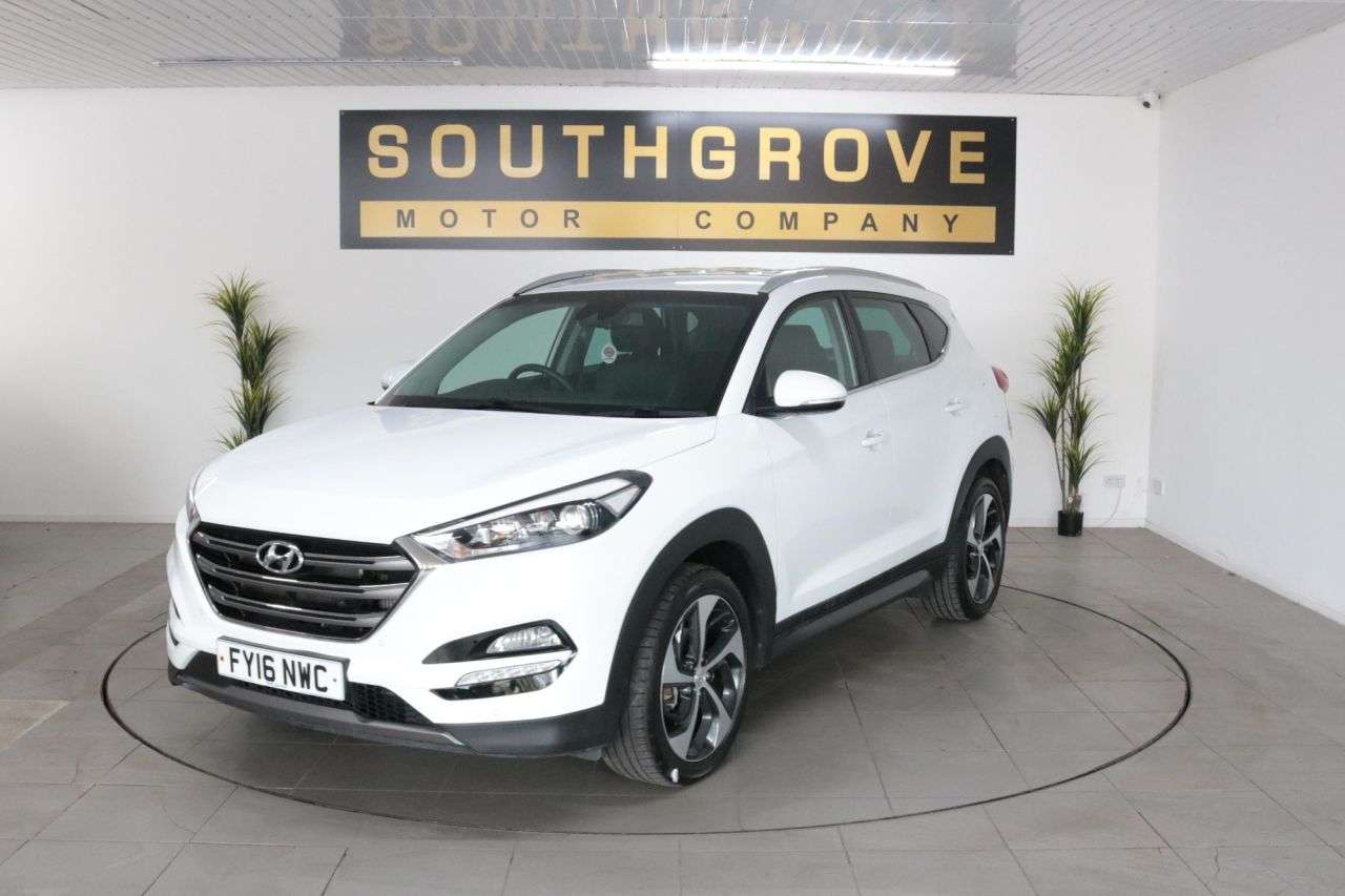 A 2016 HYUNDAI TUCSON 2.0 CRDi Premium SUV 5dr Diesel Auto 4WD Euro 6 (136 ps) ** EXTENDED WARRAN A 2016 HYUNDAI TUCSON 2.0 CRDi Premium SUV 5dr Diesel Auto 4WD Euro 6 (136 ps) ** EXTENDED WARRAN