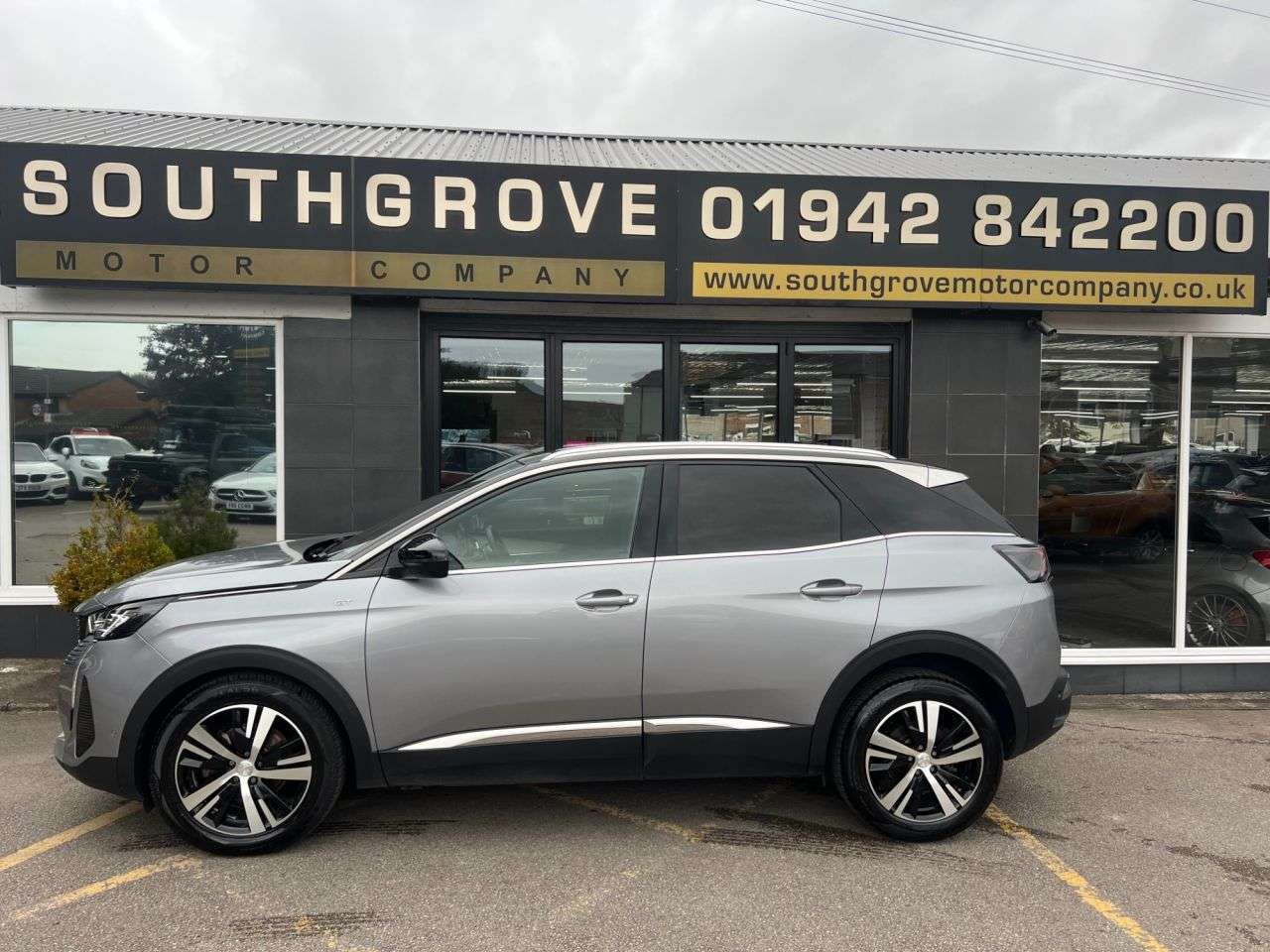 2022 PEUGEOT 3008 2022 PEUGEOT 3008