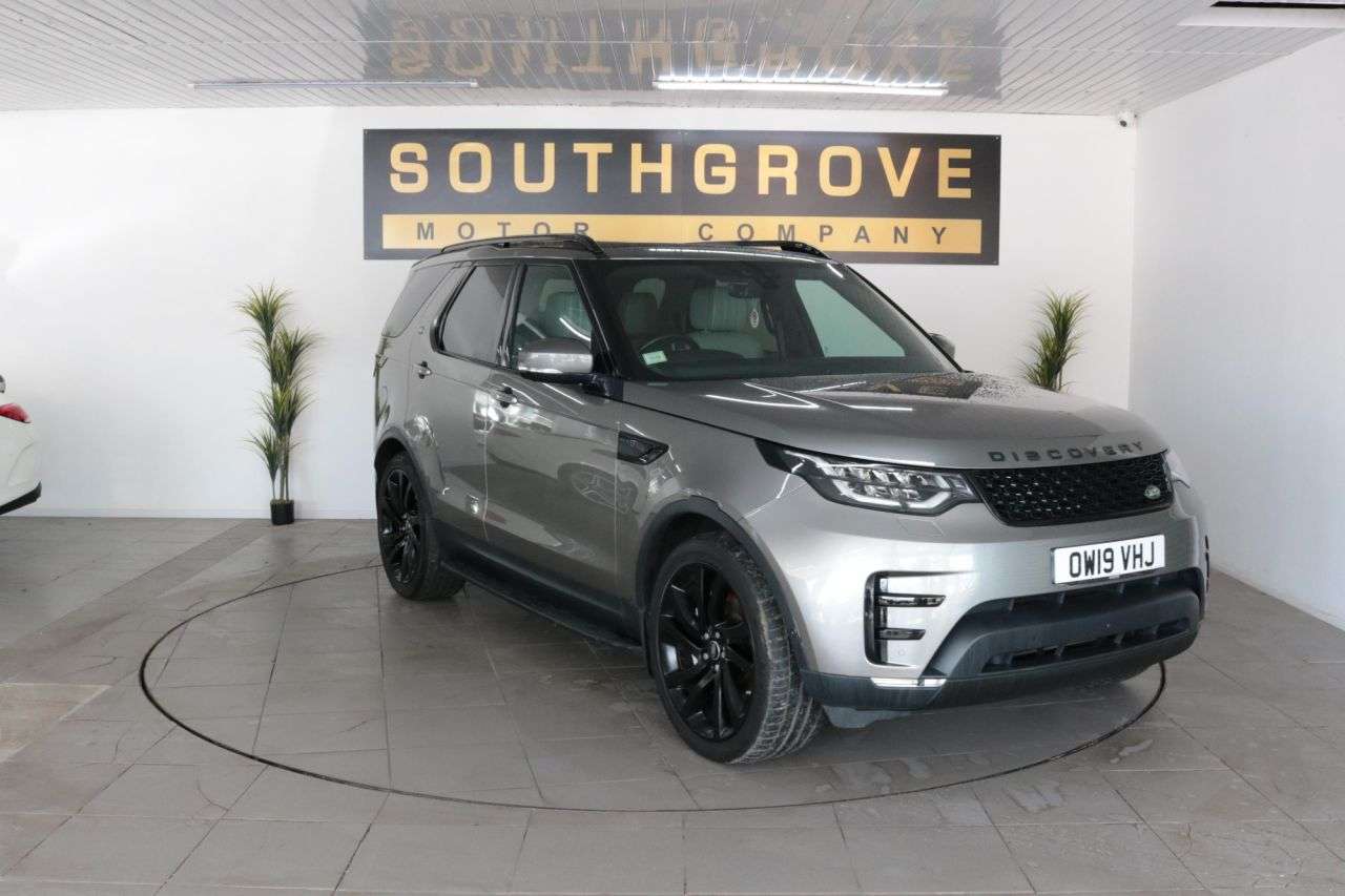 A 2019 LAND ROVER DISCOVERY 3.0 SD V6 HSE Luxury SUV 5dr Diesel Auto 4WD Euro 6 (s/s) (306 ps) ** EXTEN A 2019 LAND ROVER DISCOVERY 3.0 SD V6 HSE Luxury SUV 5dr Diesel Auto 4WD Euro 6 (s/s) (306 ps) ** EXTEN