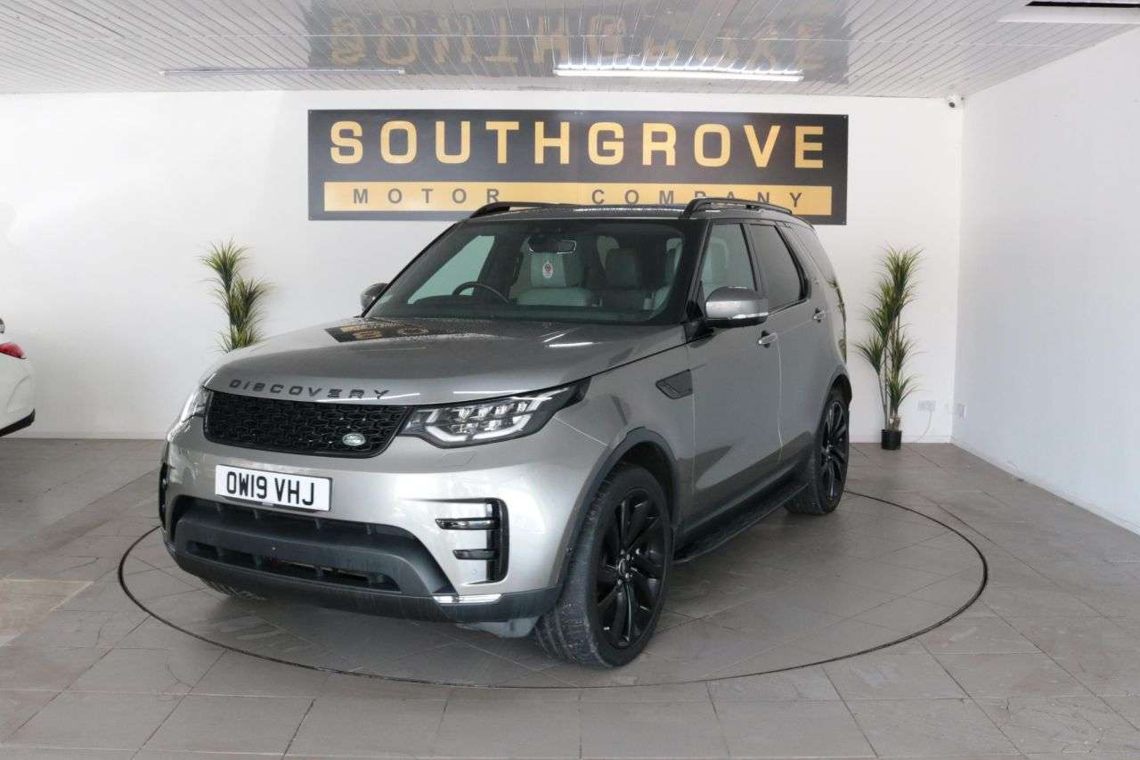 A 2019 LAND ROVER DISCOVERY 3.0 SD V6 HSE Luxury SUV 5dr Diesel Auto 4WD Euro 6 (s/s) (306 ps) ** EXTEN A 2019 LAND ROVER DISCOVERY 3.0 SD V6 HSE Luxury SUV 5dr Diesel Auto 4WD Euro 6 (s/s) (306 ps) ** EXTEN