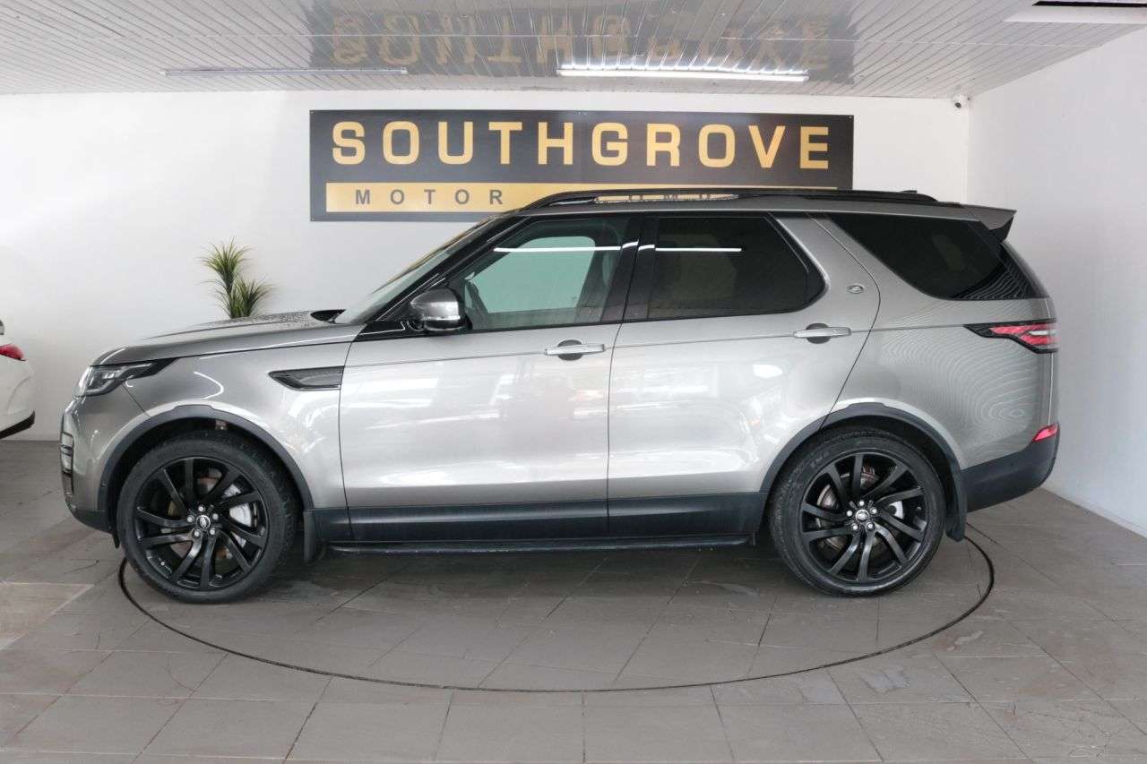 A 2019 LAND ROVER DISCOVERY 3.0 SD V6 HSE Luxury SUV 5dr Diesel Auto 4WD Euro 6 (s/s) (306 ps) ** EXTEN A 2019 LAND ROVER DISCOVERY 3.0 SD V6 HSE Luxury SUV 5dr Diesel Auto 4WD Euro 6 (s/s) (306 ps) ** EXTEN