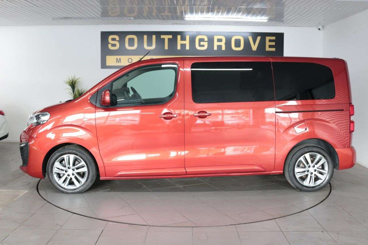 A 2019 PEUGEOT TRAVELLER 2.0 BlueHDi Allure Standard MPV 5dr Diesel EAT8 MWB Euro 6 (s/s) (180 ps) * A 2019 PEUGEOT TRAVELLER 2.0 BlueHDi Allure Standard MPV 5dr Diesel EAT8 MWB Euro 6 (s/s) (180 ps) *