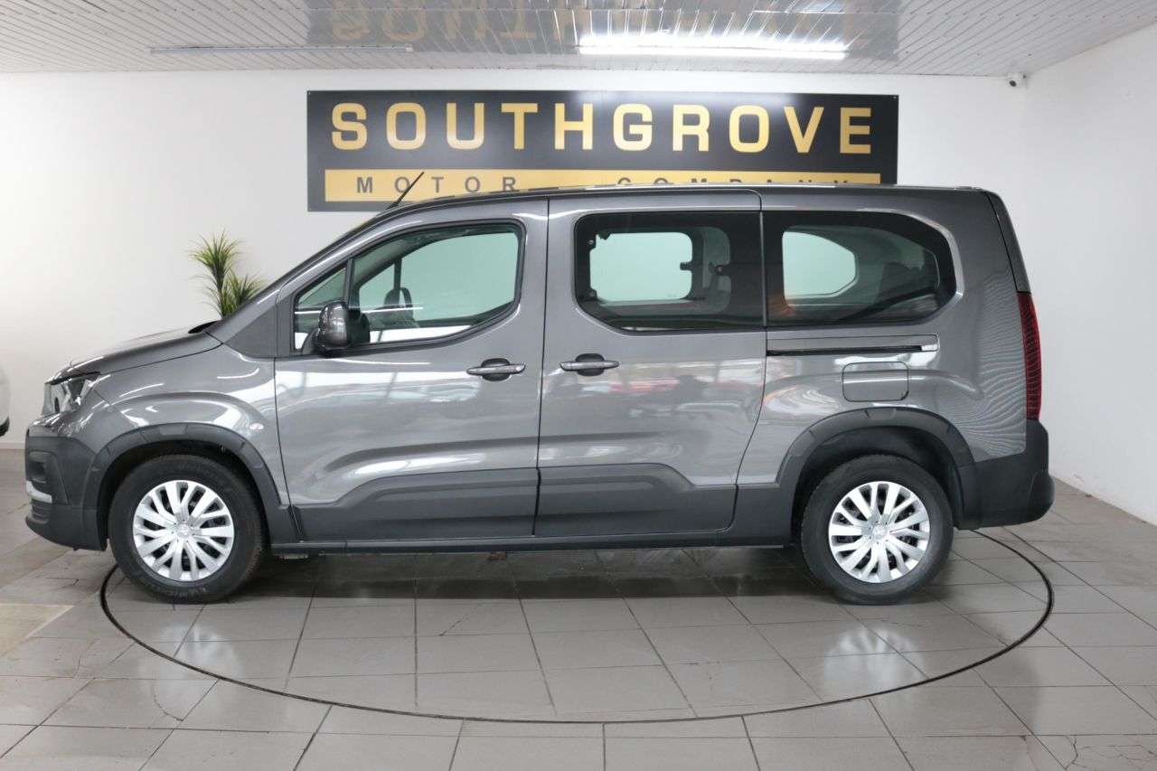 A 2020 PEUGEOT RIFTER 1.5 BlueHDi Active Long MPV 5dr Diesel Manual Euro 6 (s/s) (100 ps) ** EXTE A 2020 PEUGEOT RIFTER 1.5 BlueHDi Active Long MPV 5dr Diesel Manual Euro 6 (s/s) (100 ps) ** EXTE