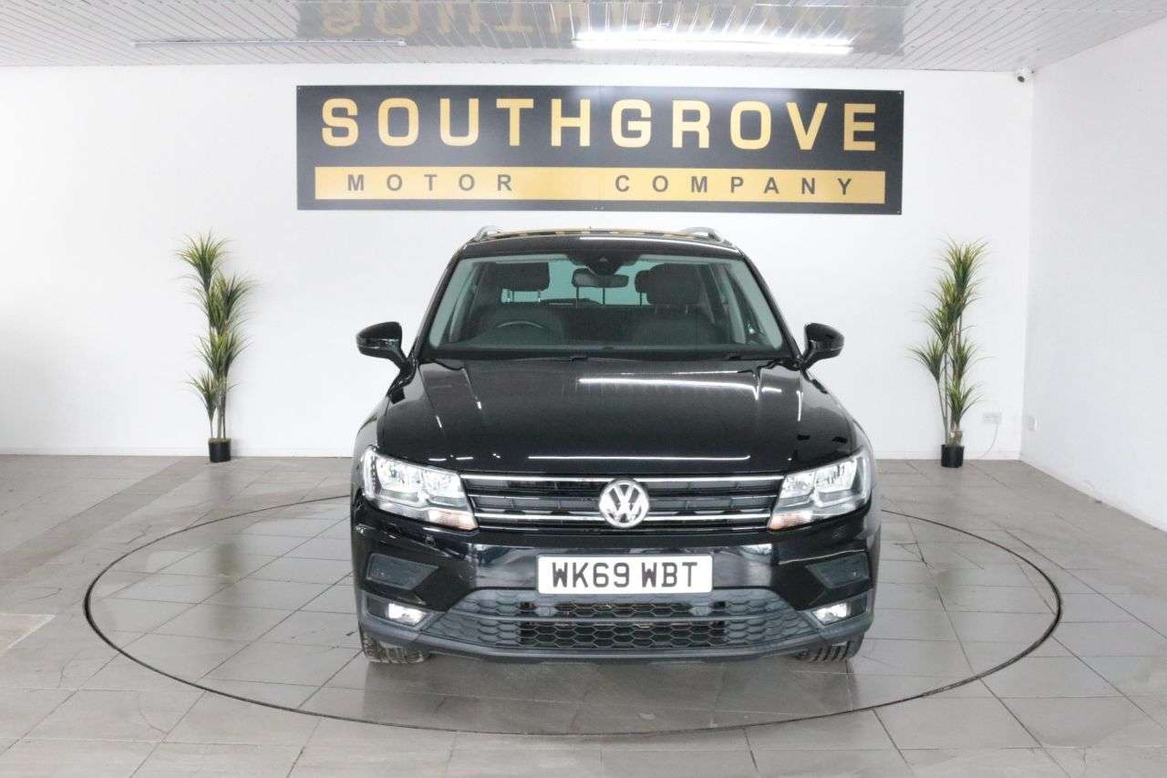 A 2019 VOLKSWAGEN TIGUAN 1.5 TSI EVO Match SUV 5dr Petrol DSG Euro 6 (s/s) (150 ps) ** EXTENDED WARR A 2019 VOLKSWAGEN TIGUAN 1.5 TSI EVO Match SUV 5dr Petrol DSG Euro 6 (s/s) (150 ps) ** EXTENDED WARR