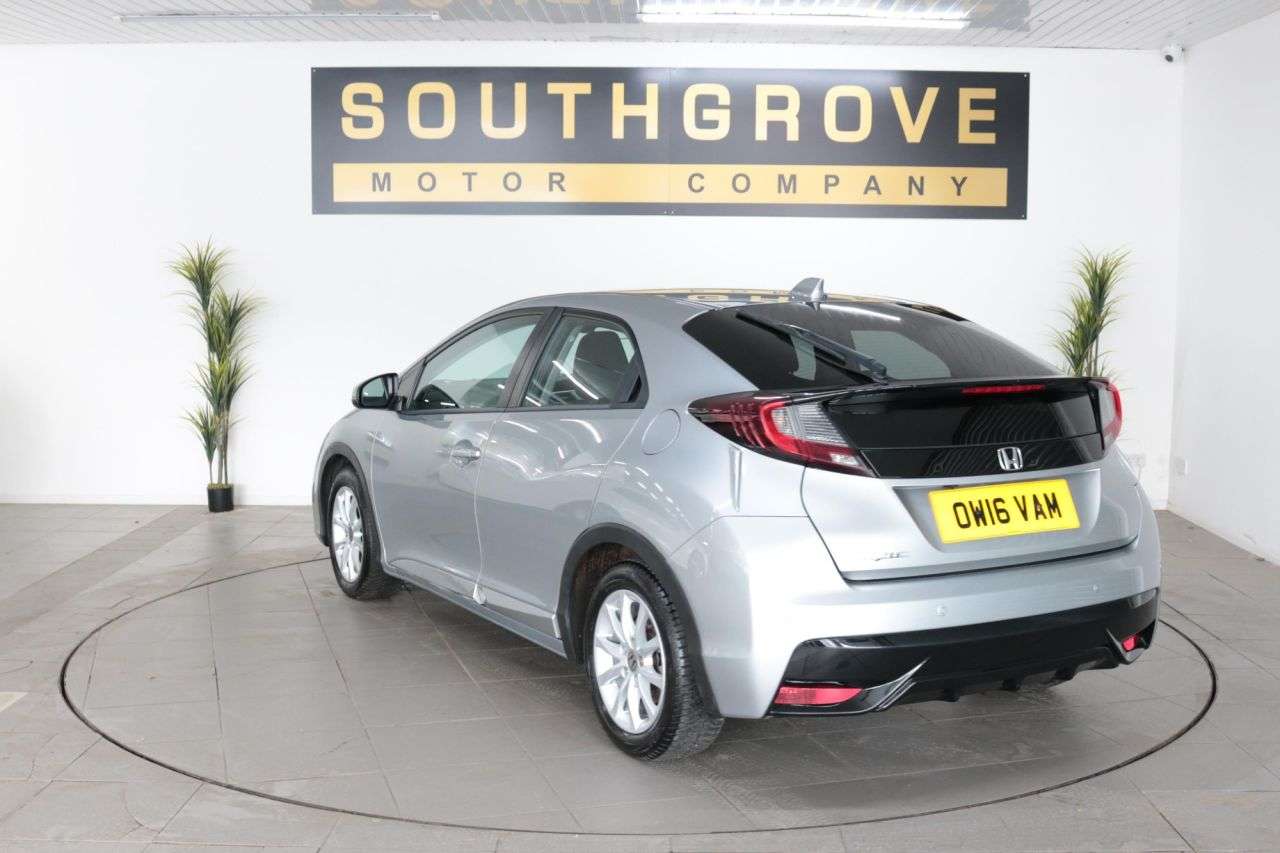 A 2016 HONDA CIVIC 1.6 i-DTEC SE Plus (Navi) Hatchback 5dr Diesel Manual Euro 5 (s/s) (120 ps) A 2016 HONDA CIVIC 1.6 i-DTEC SE Plus (Navi) Hatchback 5dr Diesel Manual Euro 5 (s/s) (120 ps)