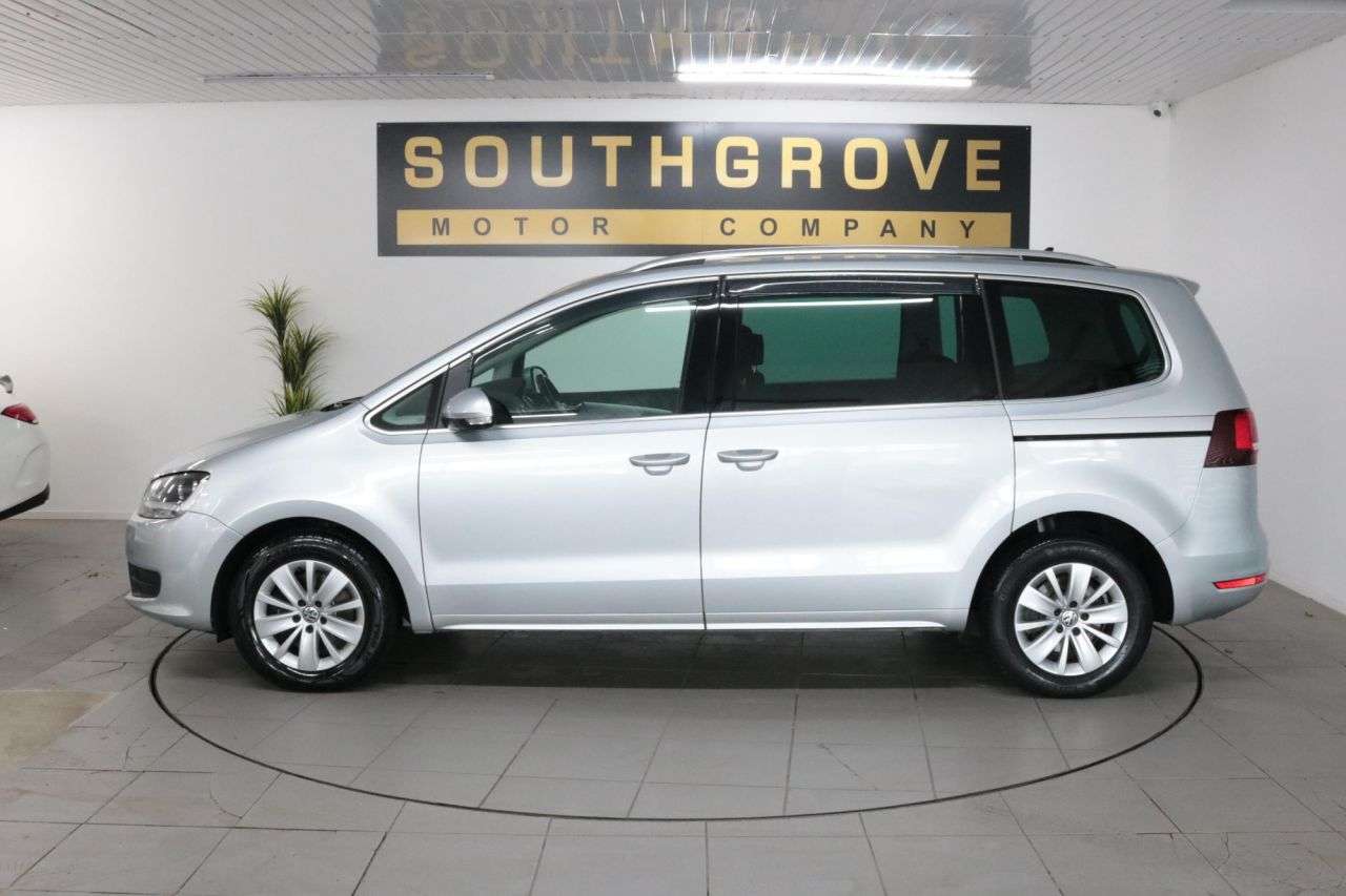 A 2018 VOLKSWAGEN SHARAN 2.0 TDI SE Nav MPV 5dr Diesel DSG Euro 6 (s/s) (150 ps) ** EXTENDED WARRANT A 2018 VOLKSWAGEN SHARAN 2.0 TDI SE Nav MPV 5dr Diesel DSG Euro 6 (s/s) (150 ps) ** EXTENDED WARRANT