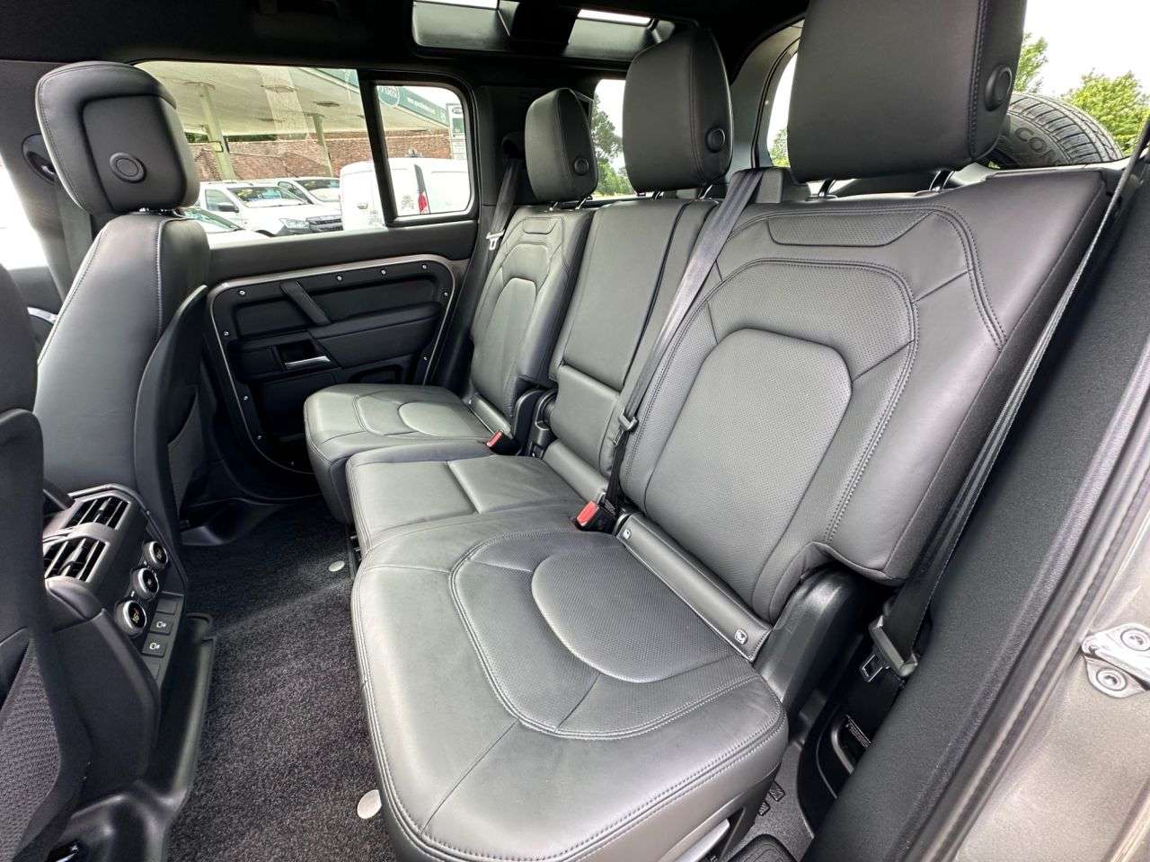 2025 LAND ROVER DEFENDER 110 2025 LAND ROVER DEFENDER 110