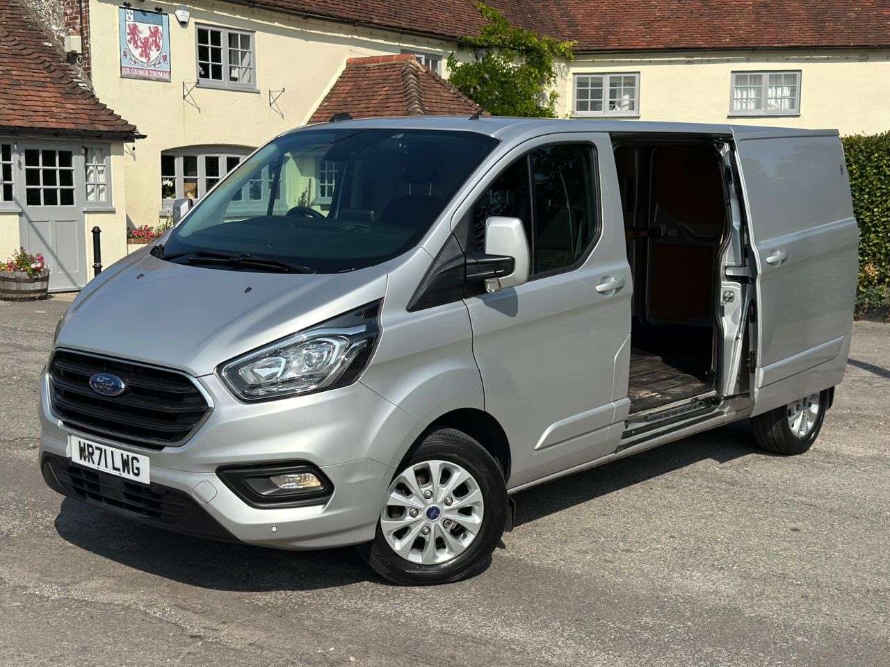A 2021 FORD TRANSIT CUSTOM 2.0 300 EcoBlue Limited Panel Van 5dr Diesel Manual L2 H1 Euro 6 (s/s) (130 A 2021 FORD TRANSIT CUSTOM 2.0 300 EcoBlue Limited Panel Van 5dr Diesel Manual L2 H1 Euro 6 (s/s) (130