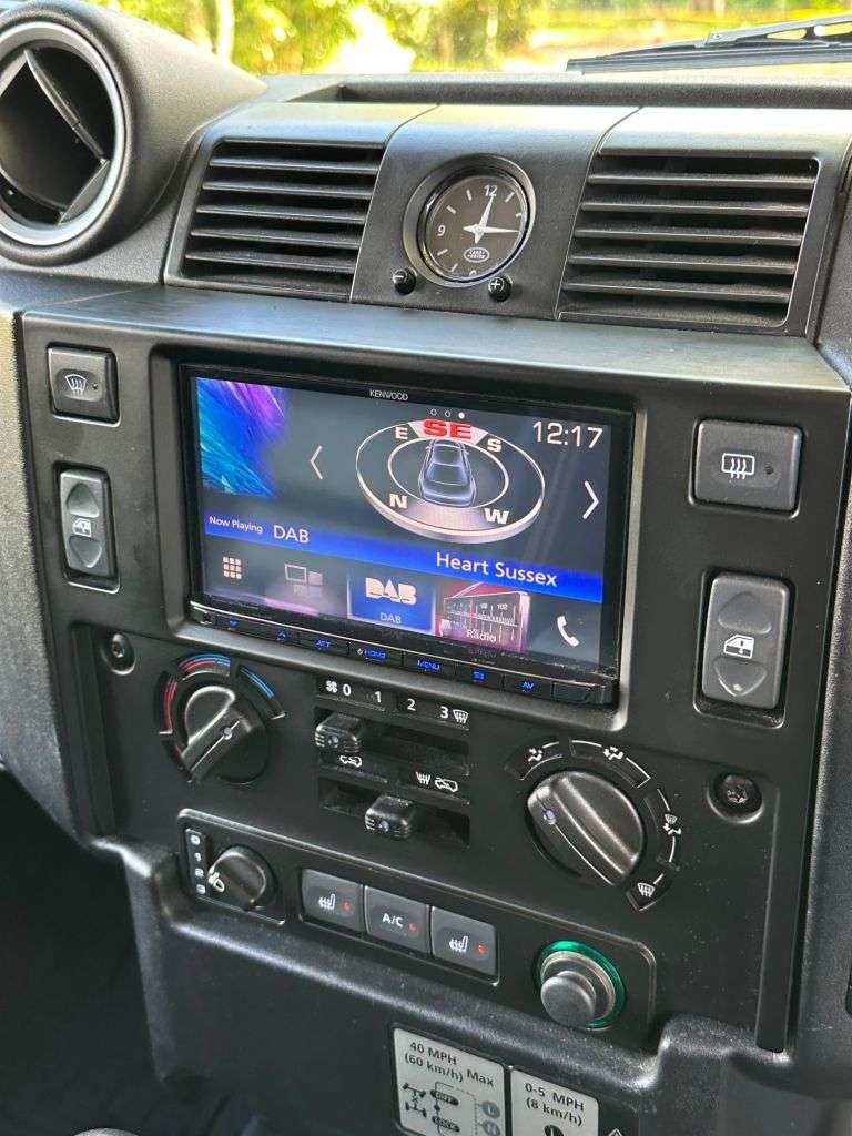 2014 LAND ROVER DEFENDER 110 2014 LAND ROVER DEFENDER 110