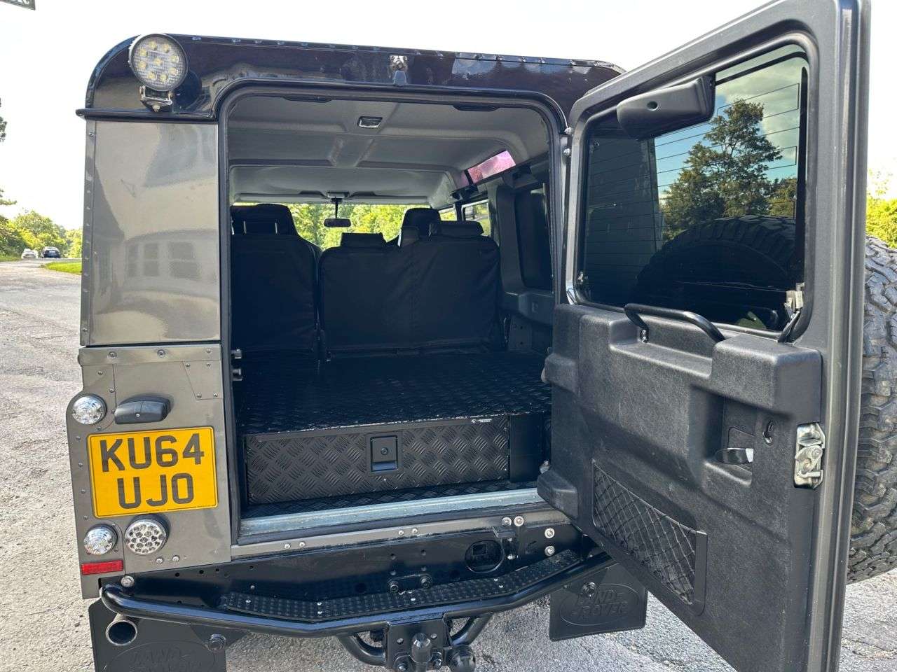 2014 LAND ROVER DEFENDER 110 2014 LAND ROVER DEFENDER 110