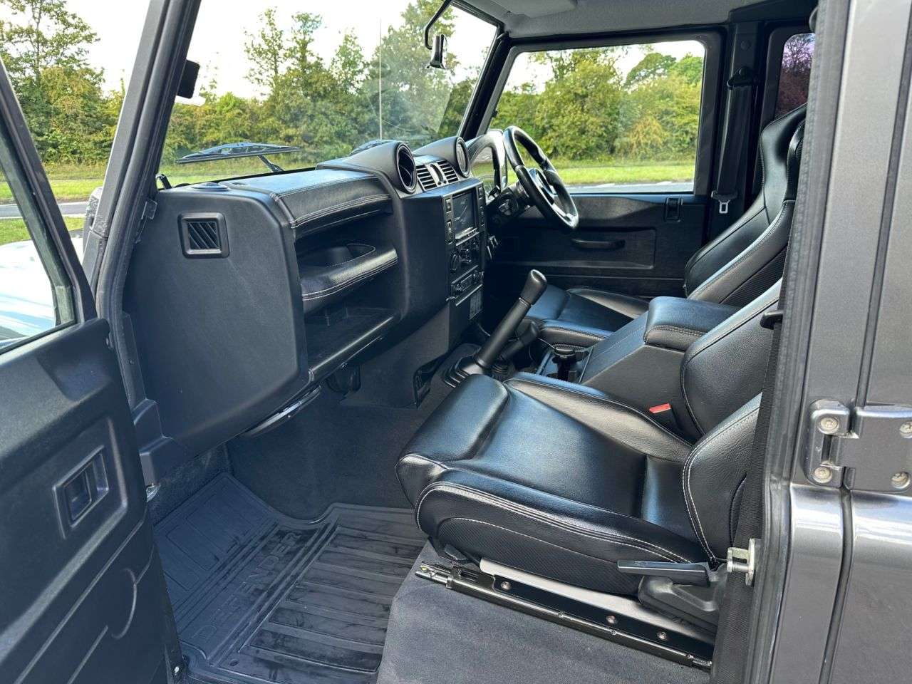 2014 LAND ROVER DEFENDER 110 2014 LAND ROVER DEFENDER 110