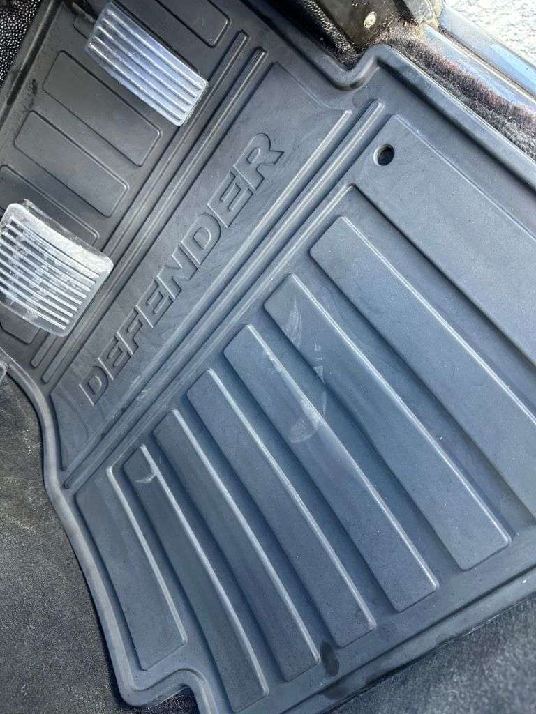 2014 LAND ROVER DEFENDER 110 2014 LAND ROVER DEFENDER 110