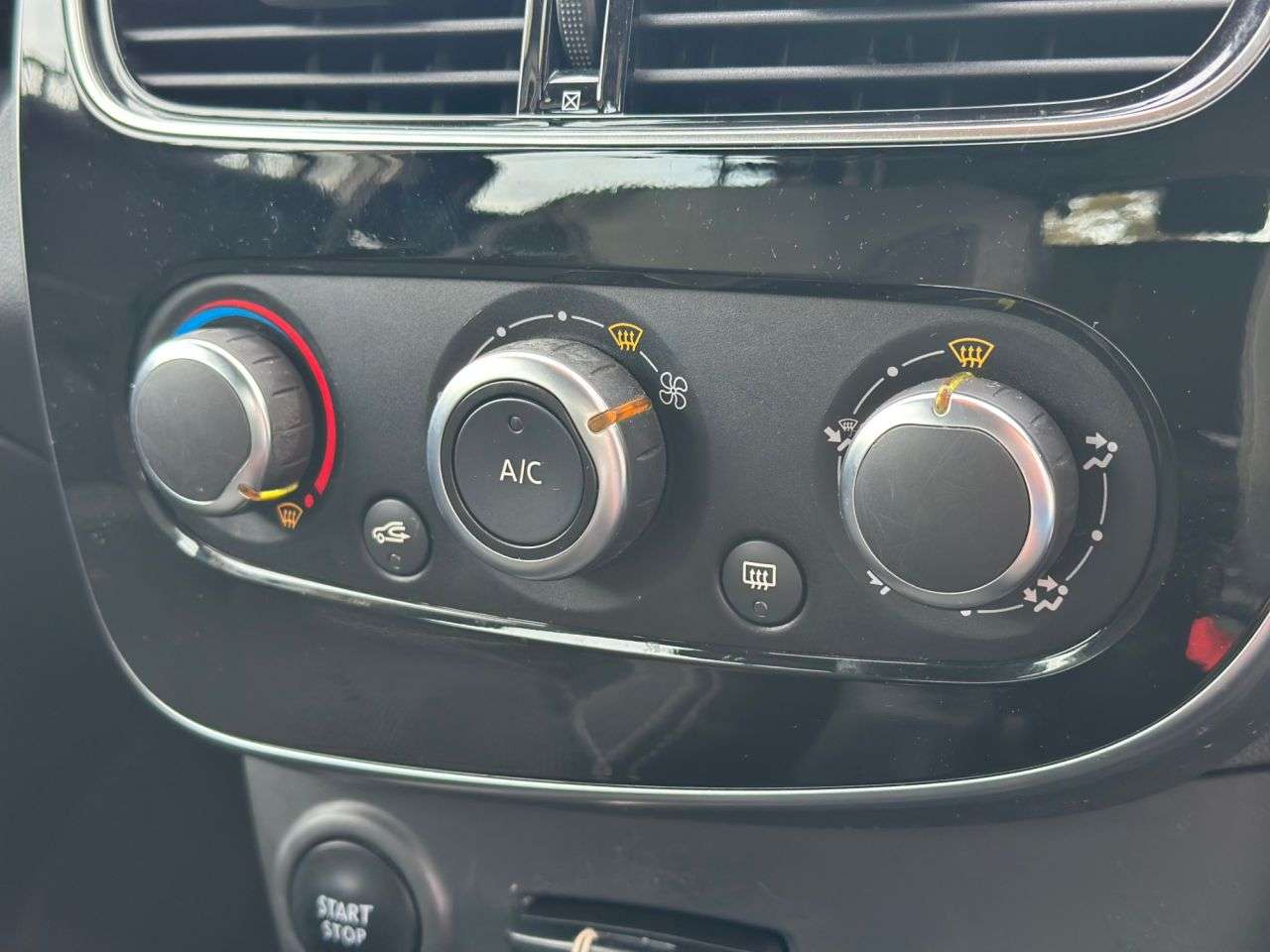 2019 RENAULT CLIO 2019 RENAULT CLIO