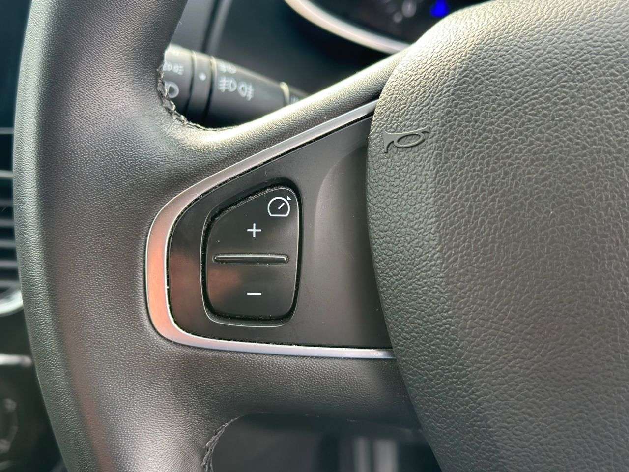 2019 RENAULT CLIO 2019 RENAULT CLIO