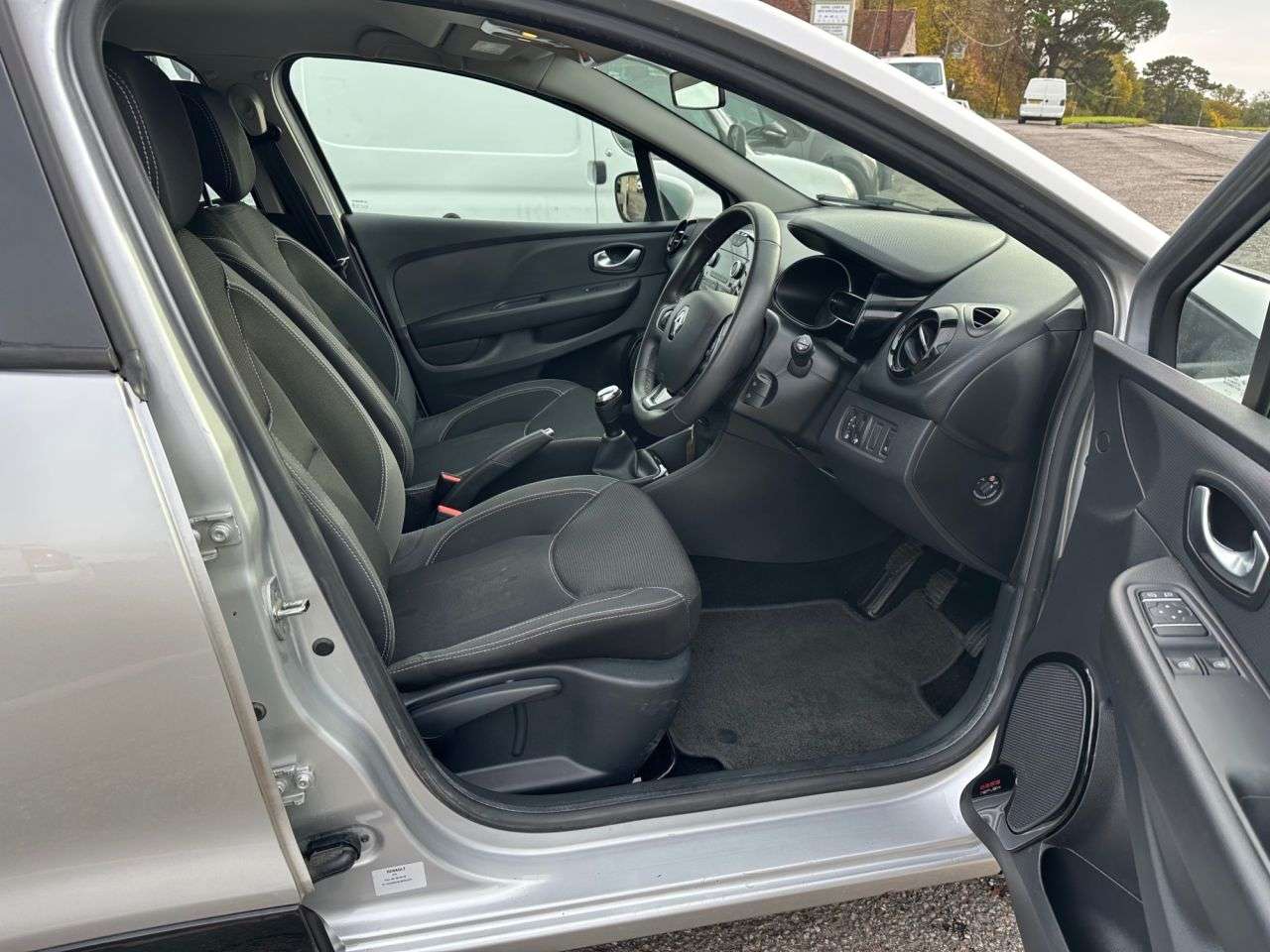 2019 RENAULT CLIO 2019 RENAULT CLIO