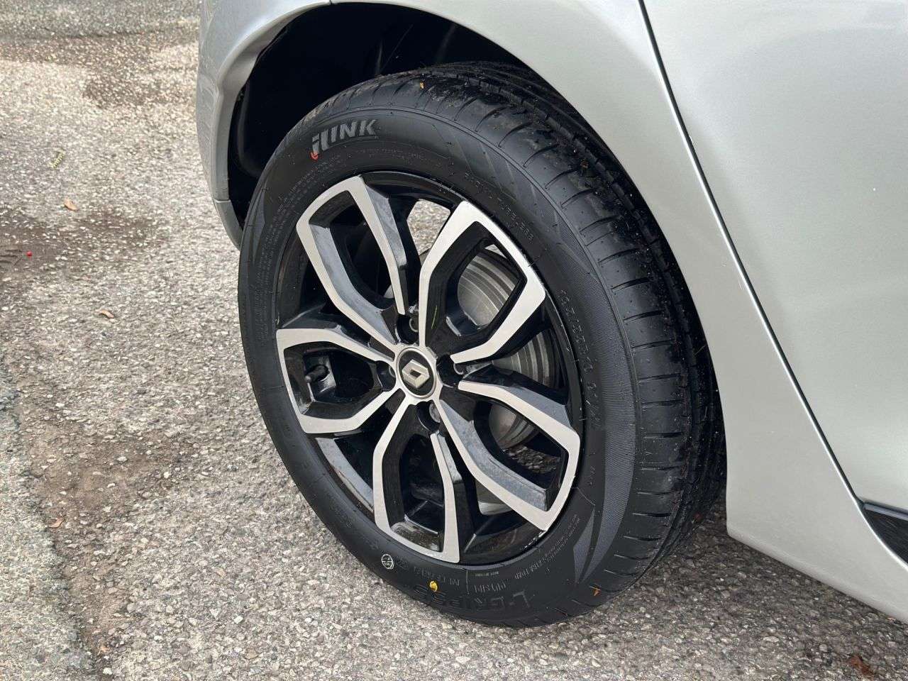 2019 RENAULT CLIO 2019 RENAULT CLIO