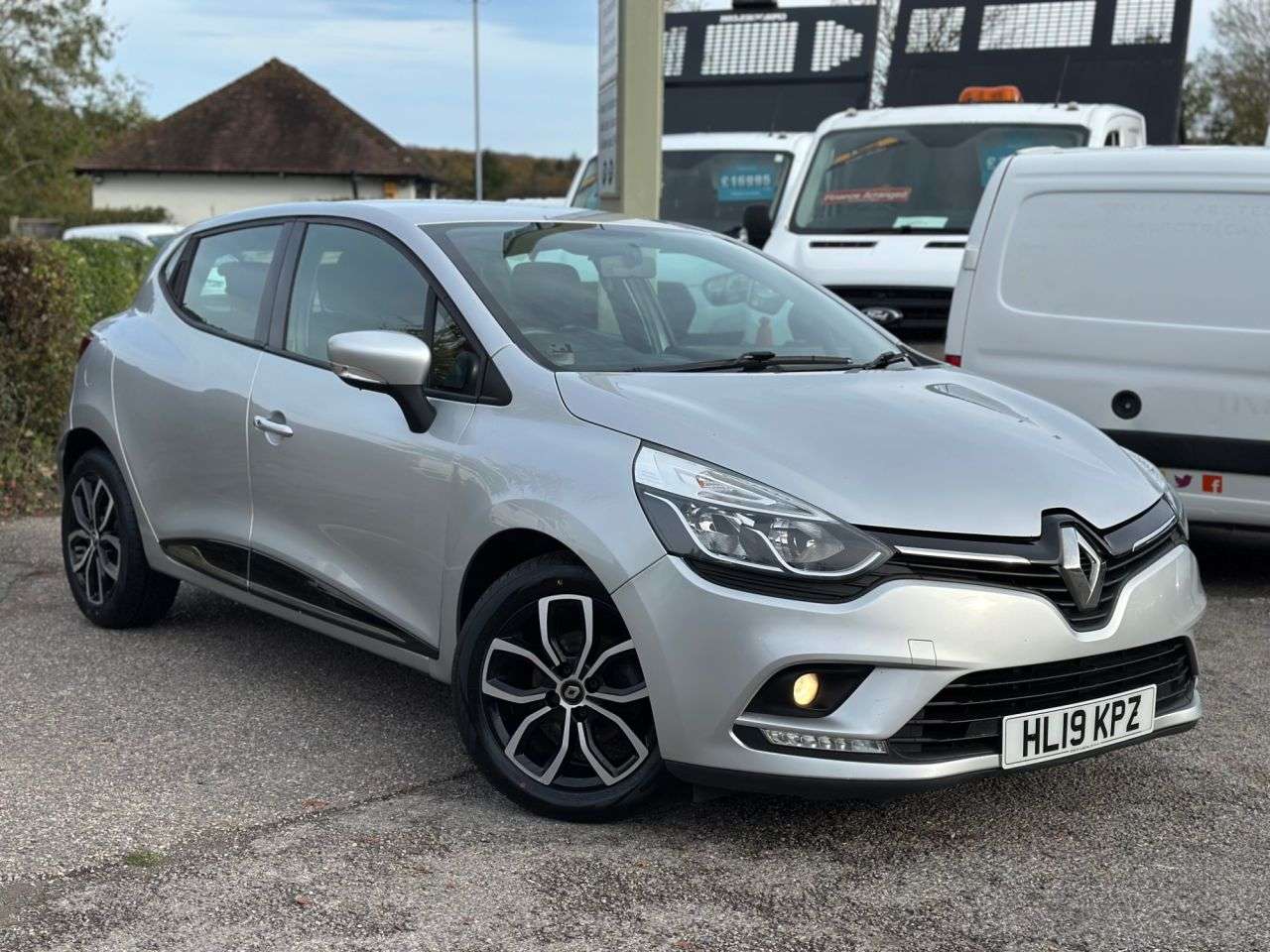 2019 RENAULT CLIO 2019 RENAULT CLIO