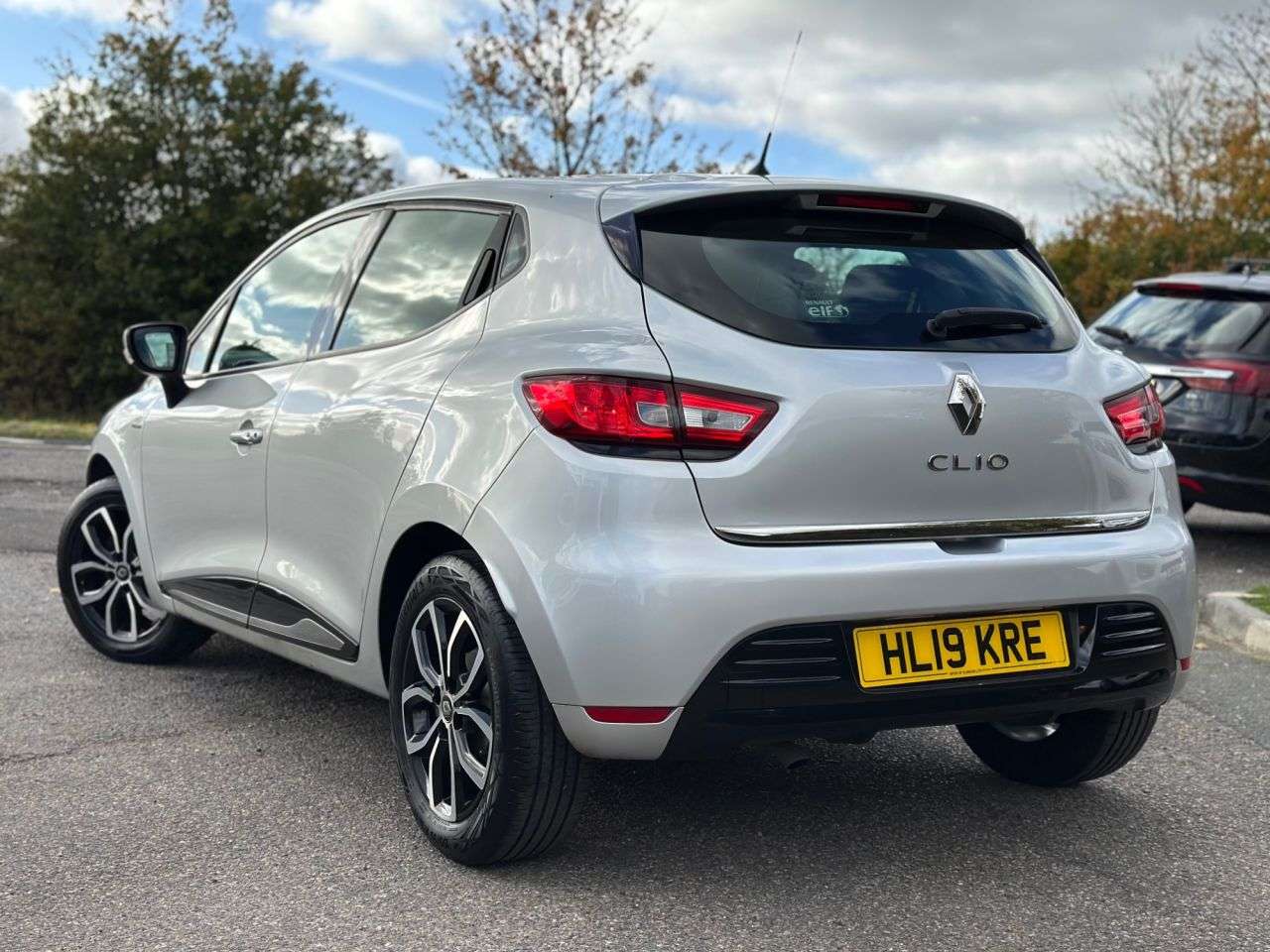 A 2019 RENAULT CLIO 1.5 DCi 90 PLAY Hatchback 5 Door A 2019 RENAULT CLIO 1.5 DCi 90 PLAY Hatchback 5 Door