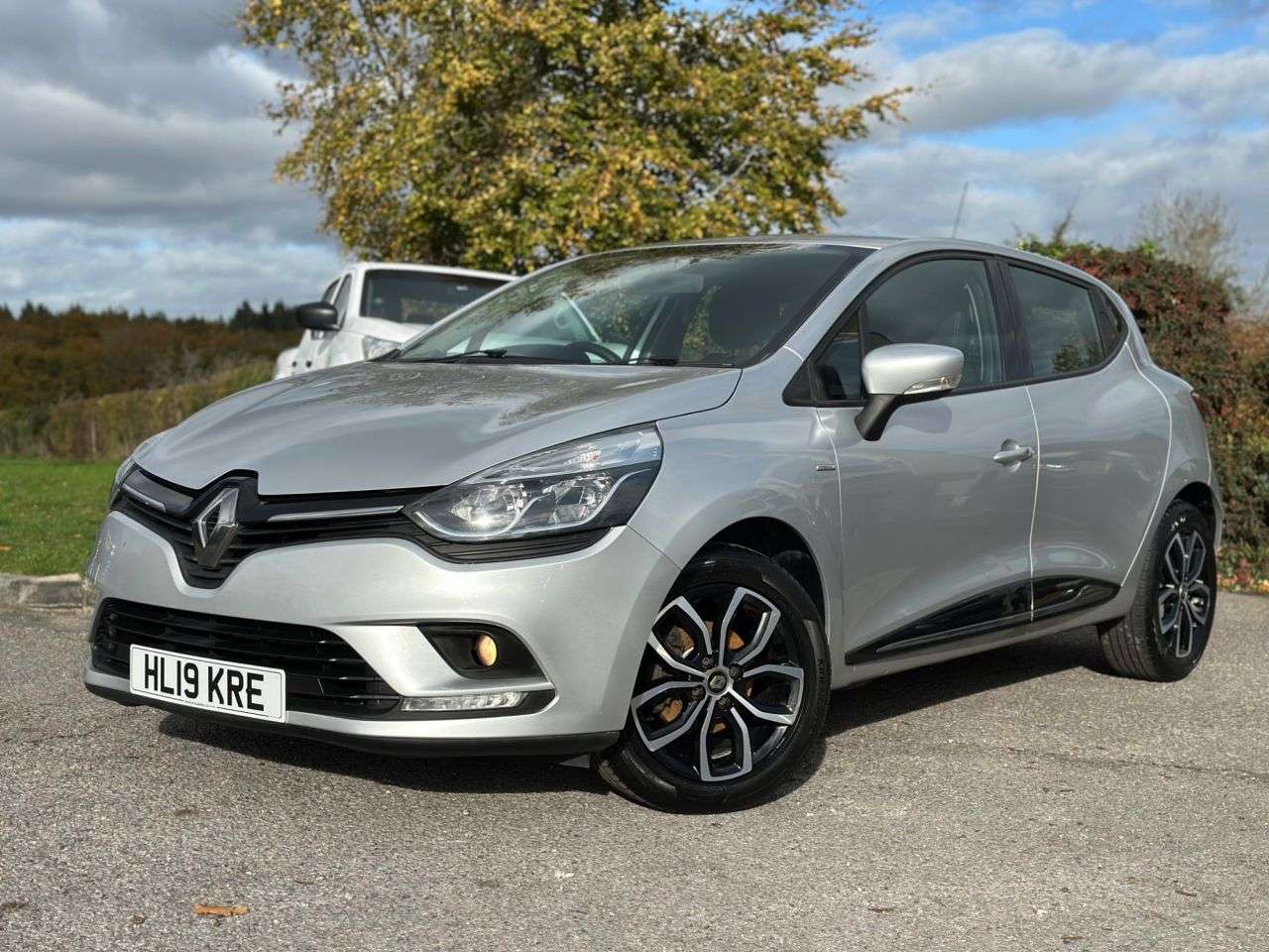 A 2019 RENAULT CLIO 1.5 DCi 90 PLAY Hatchback 5 Door A 2019 RENAULT CLIO 1.5 DCi 90 PLAY Hatchback 5 Door